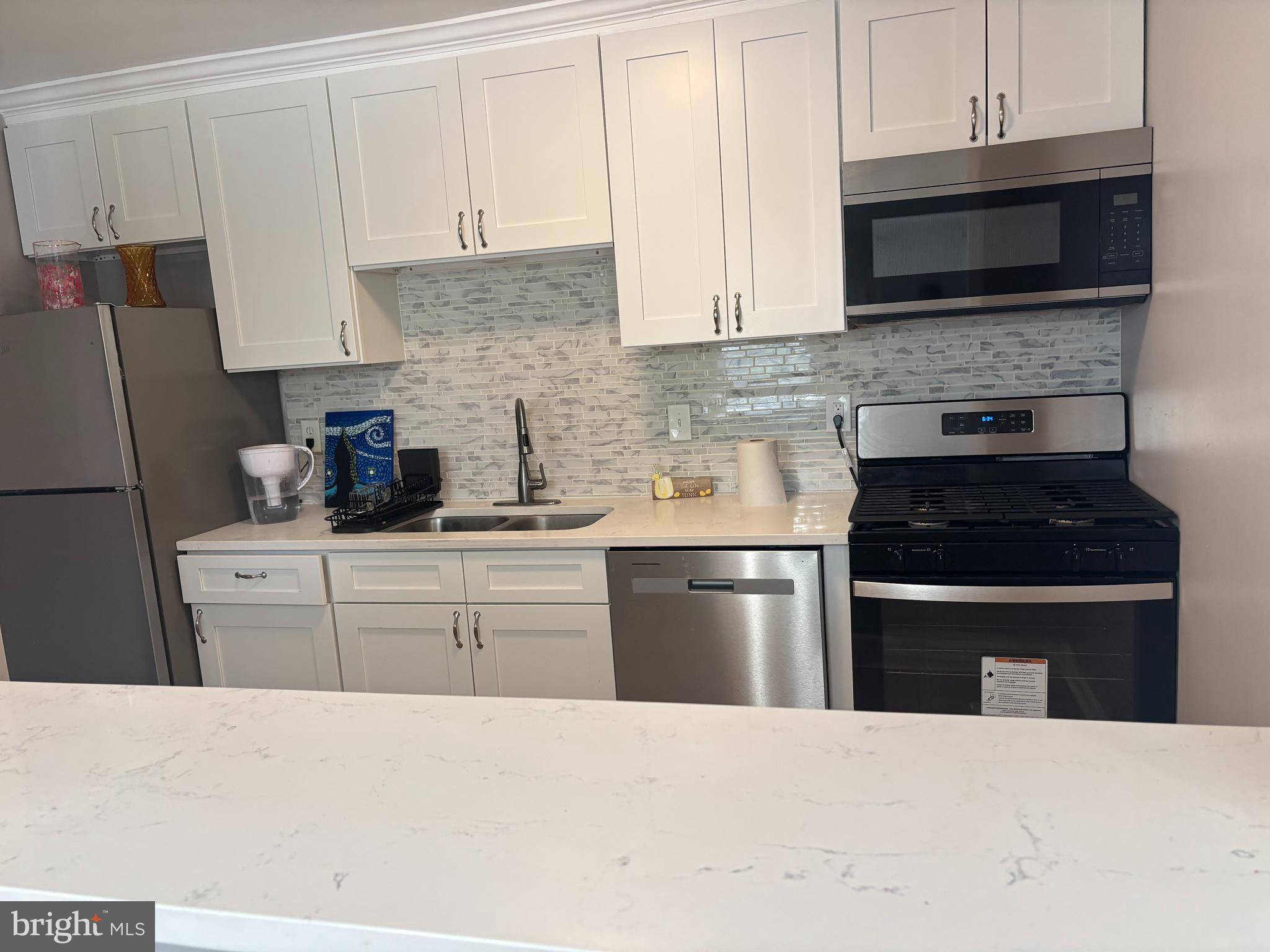 ADELPHI TERRACE CONDO - Residential