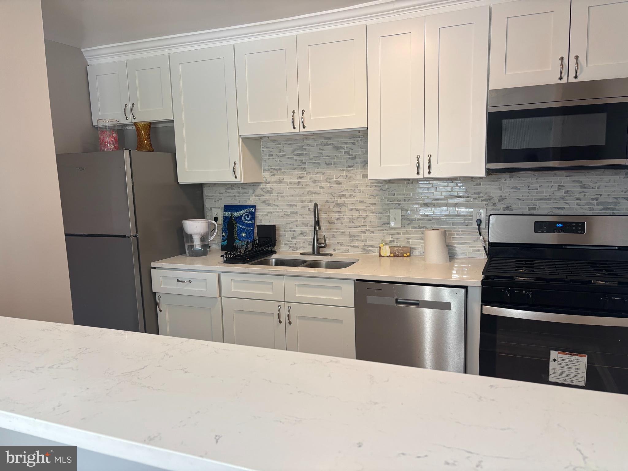 ADELPHI TERRACE CONDO - Residential