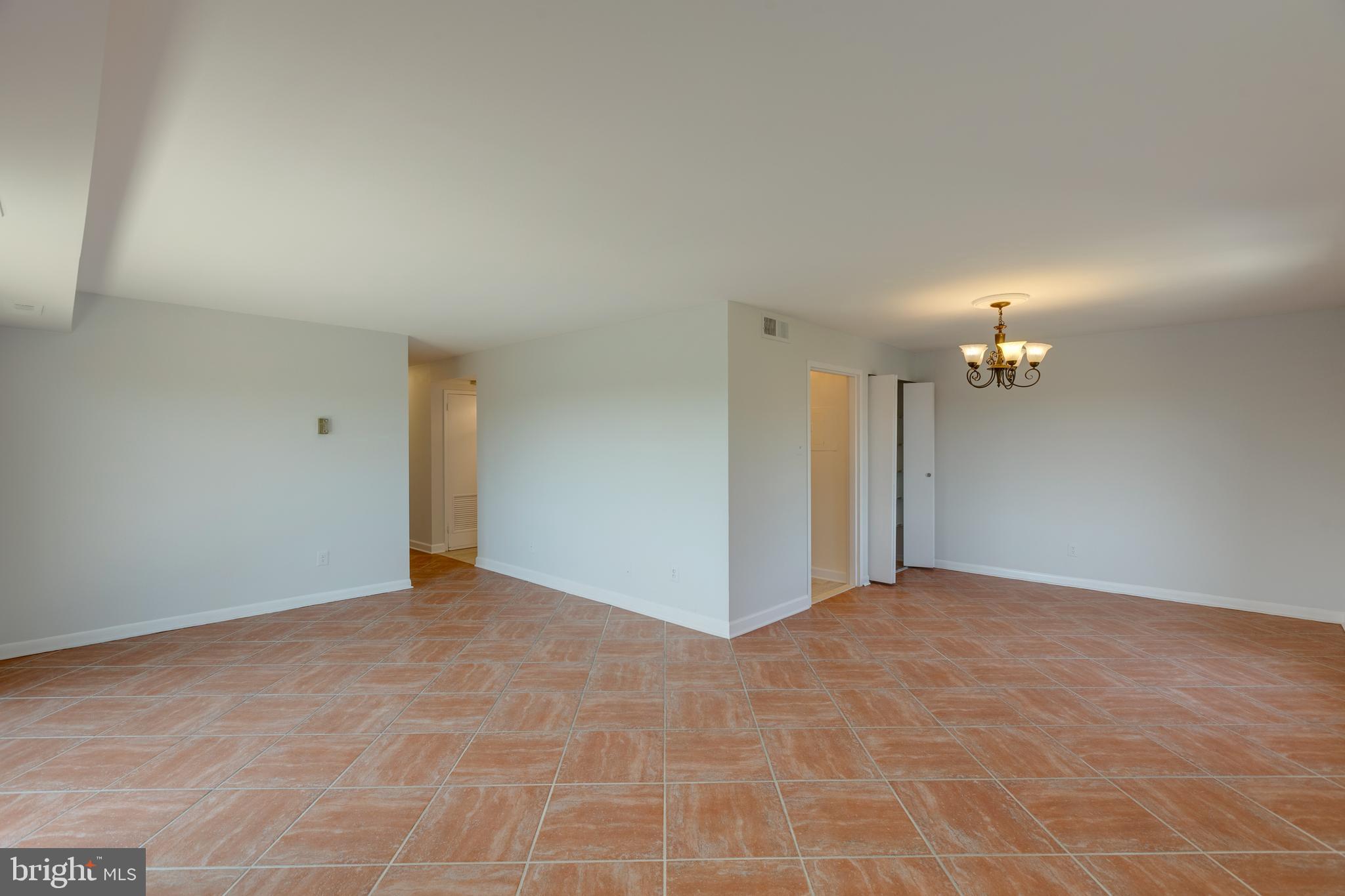 WOODLAKE TOWERS - Residential