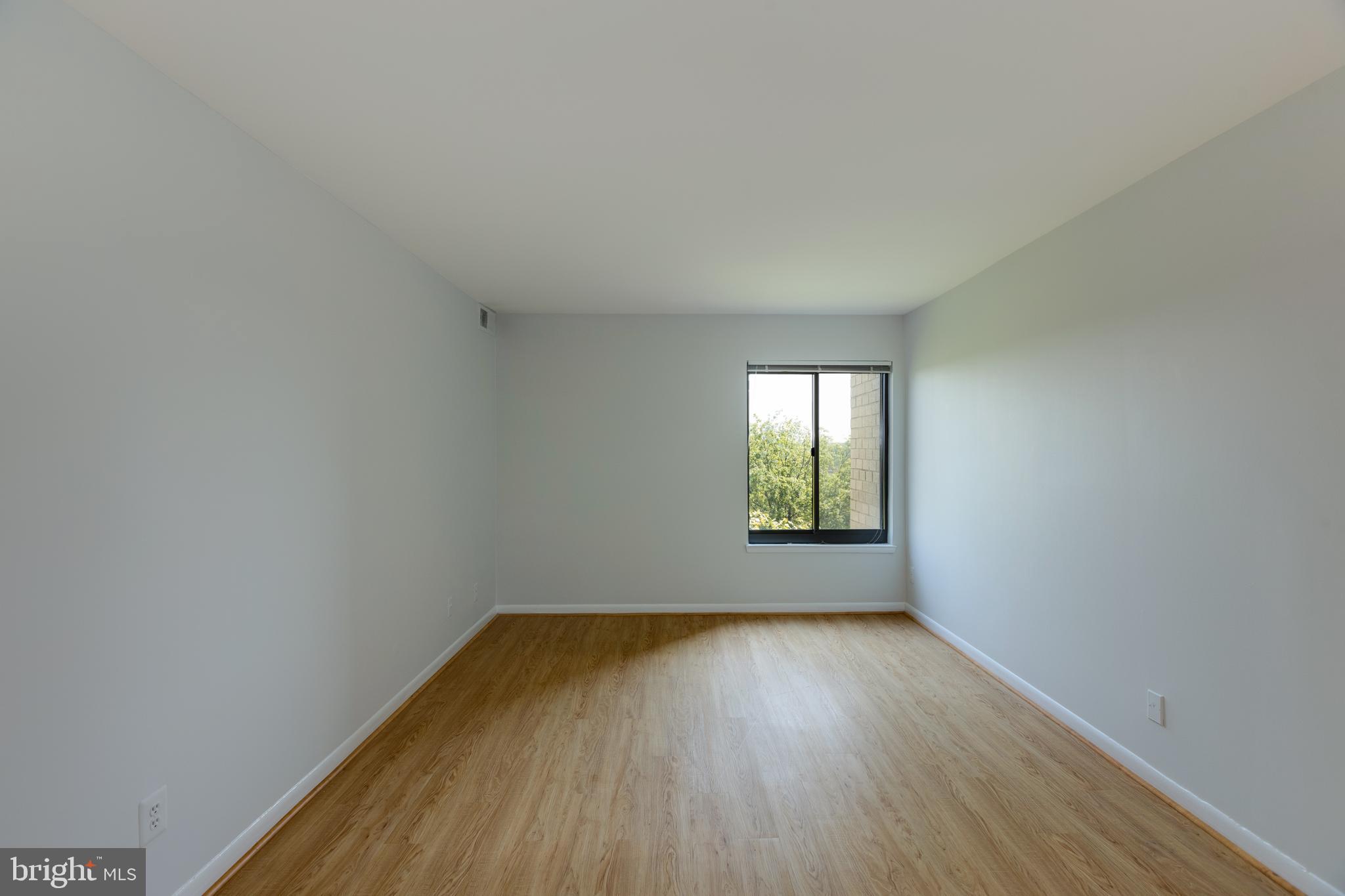 WOODLAKE TOWERS - Residential