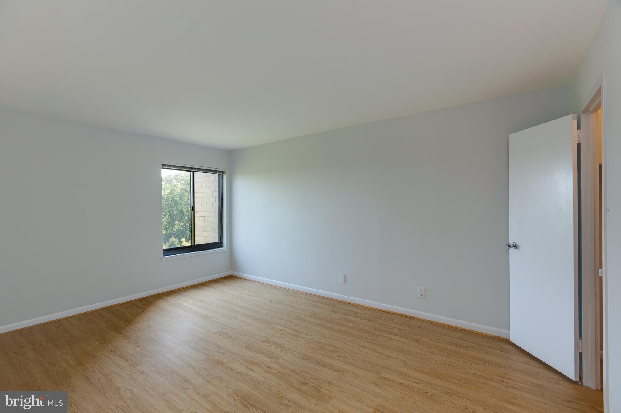 WOODLAKE TOWERS - Residential