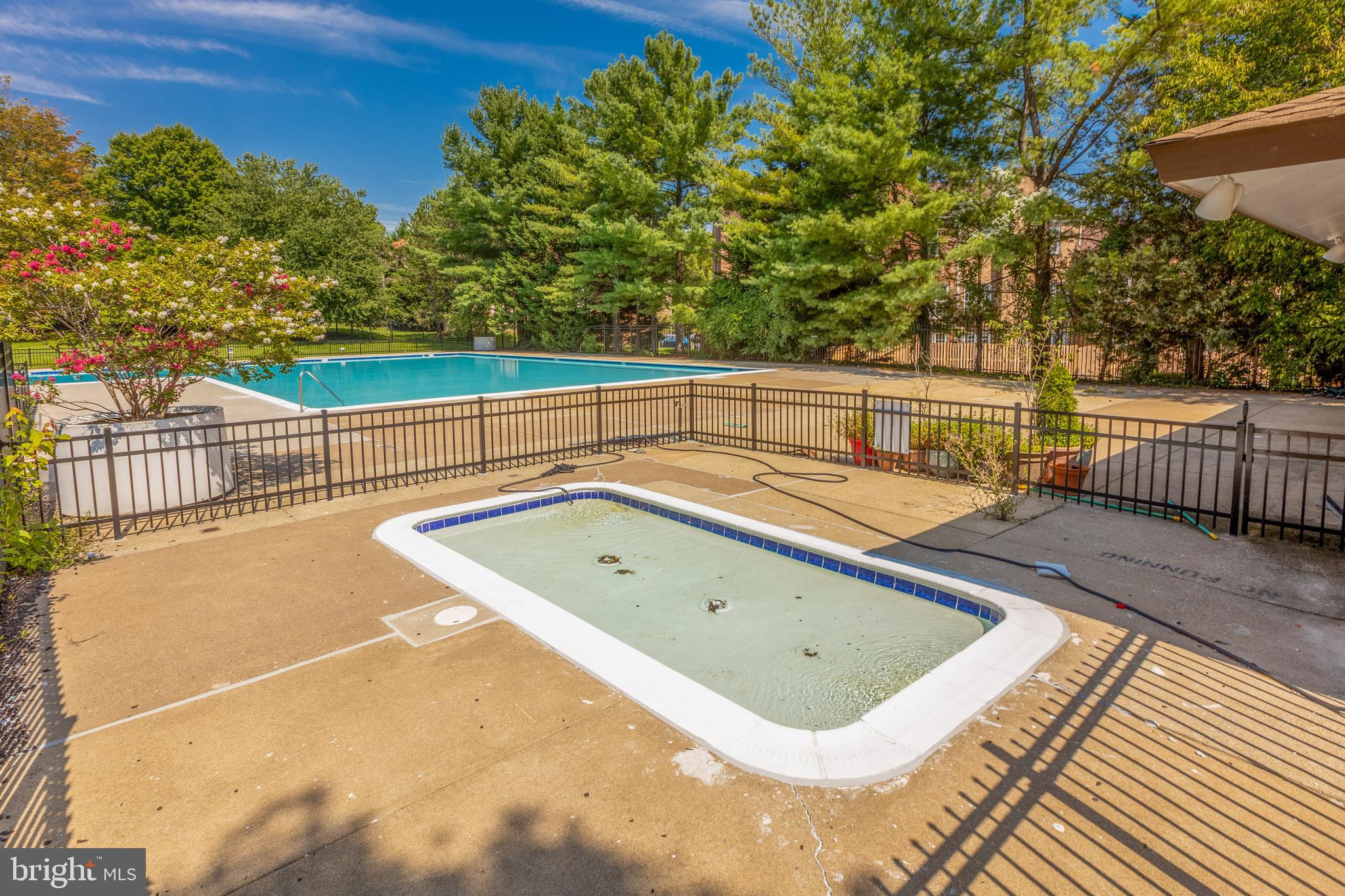 WOODLAKE TOWERS - Residential