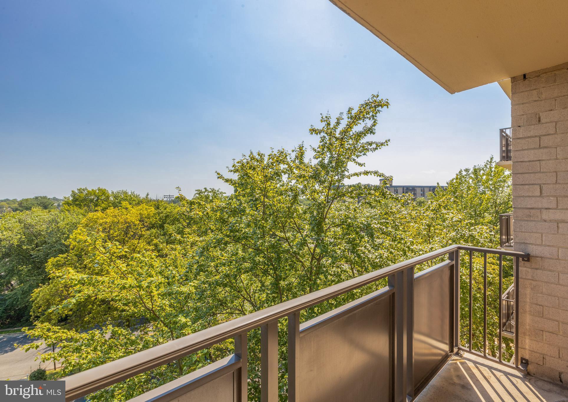 WOODLAKE TOWERS - Residential