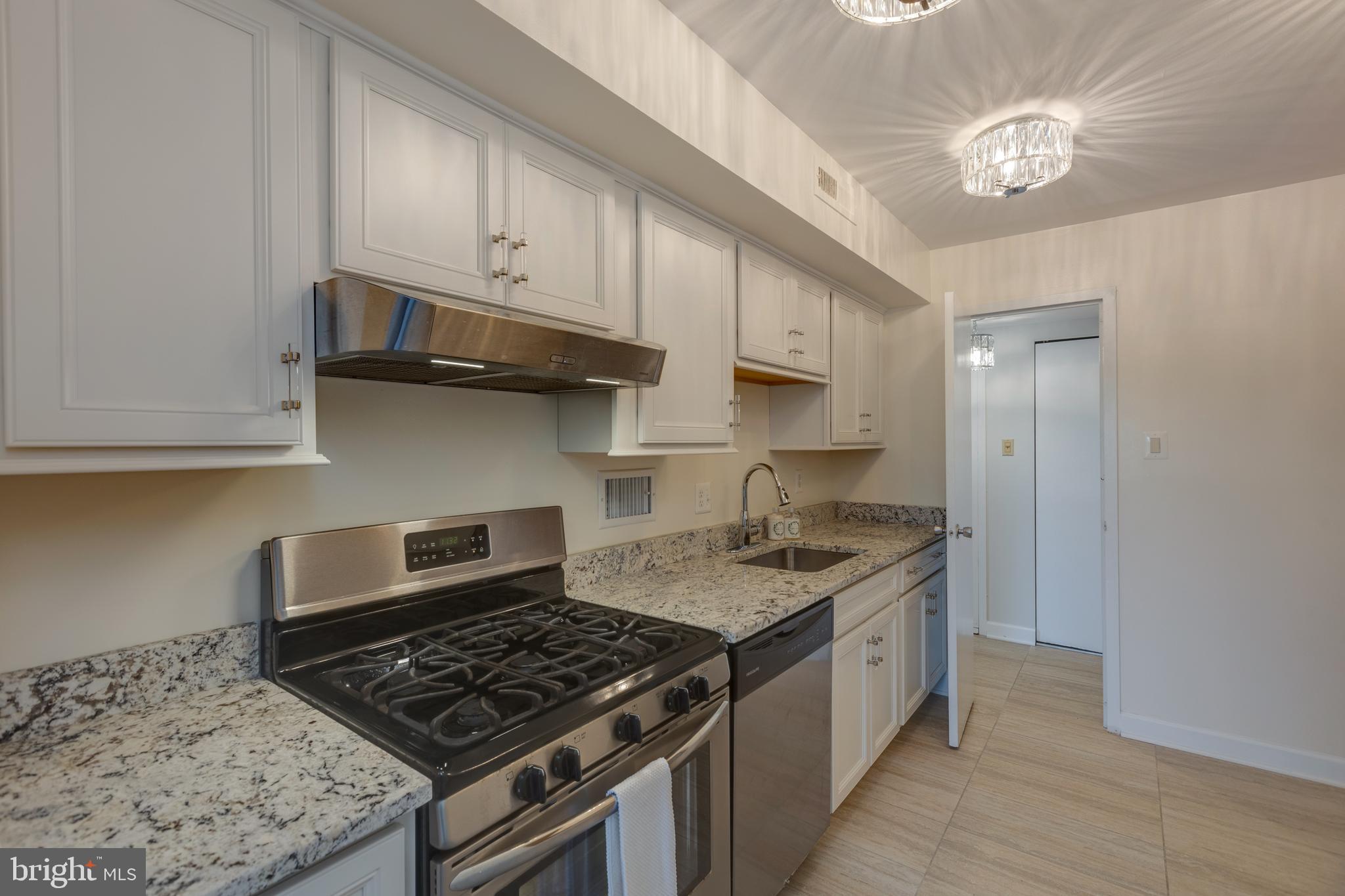 WOODLAKE TOWERS - Residential