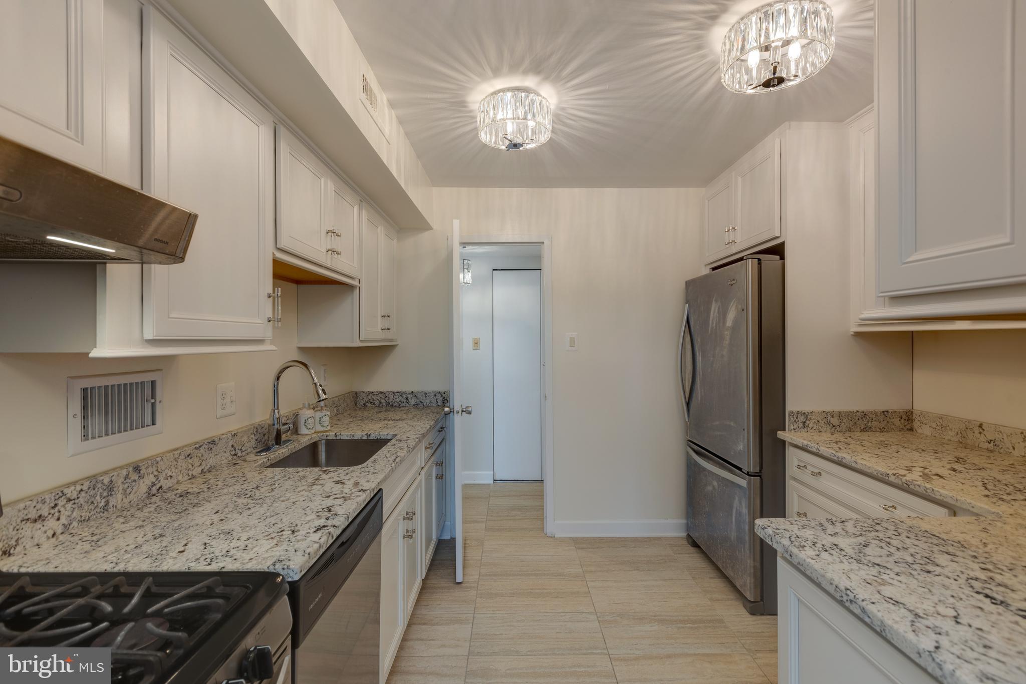 WOODLAKE TOWERS - Residential