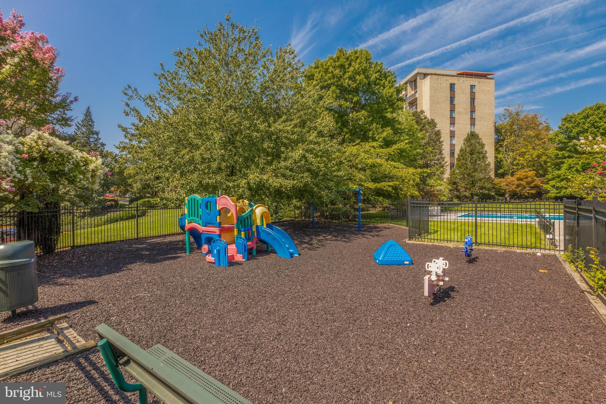 WOODLAKE TOWERS - Residential