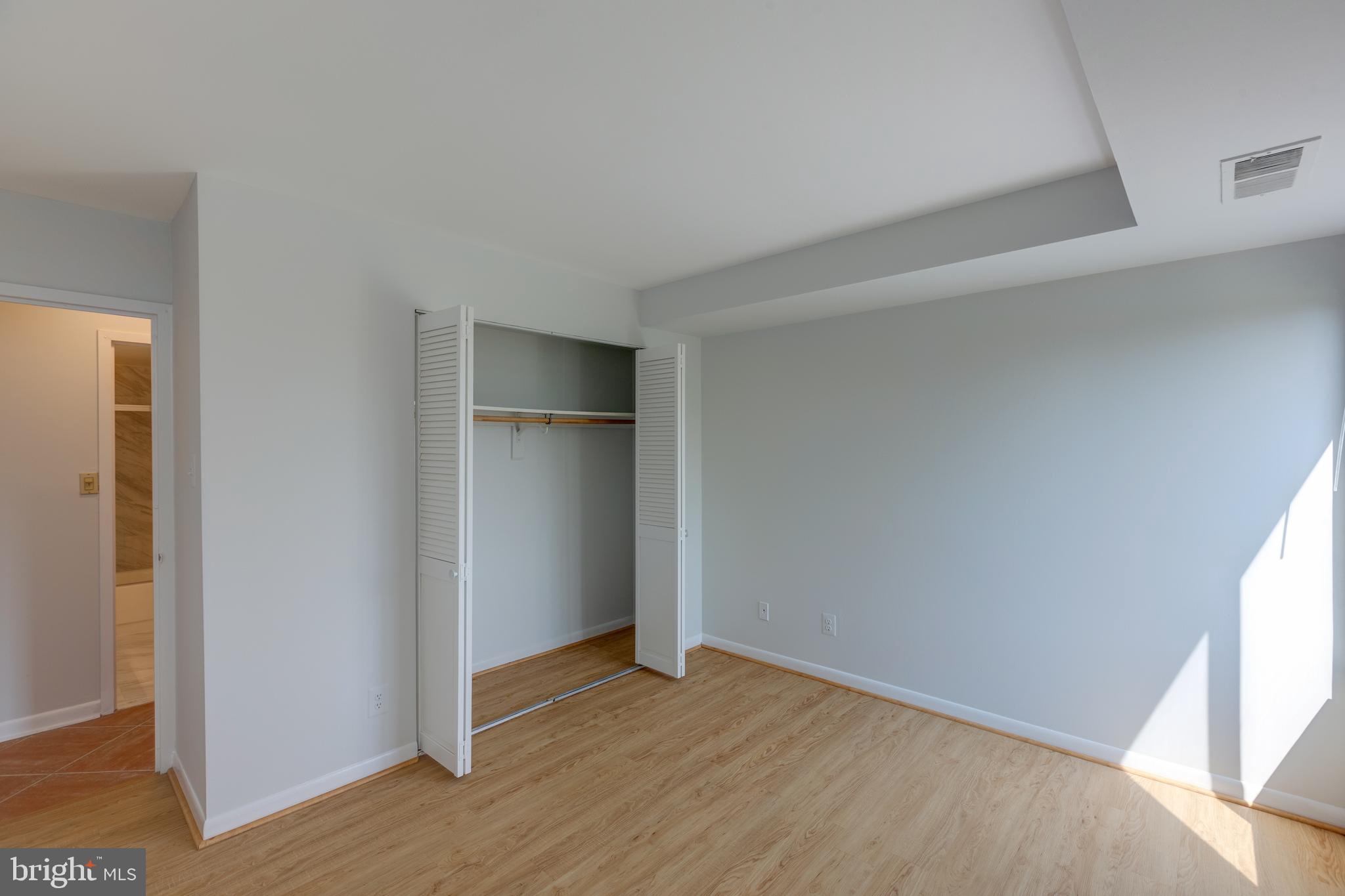 WOODLAKE TOWERS - Residential