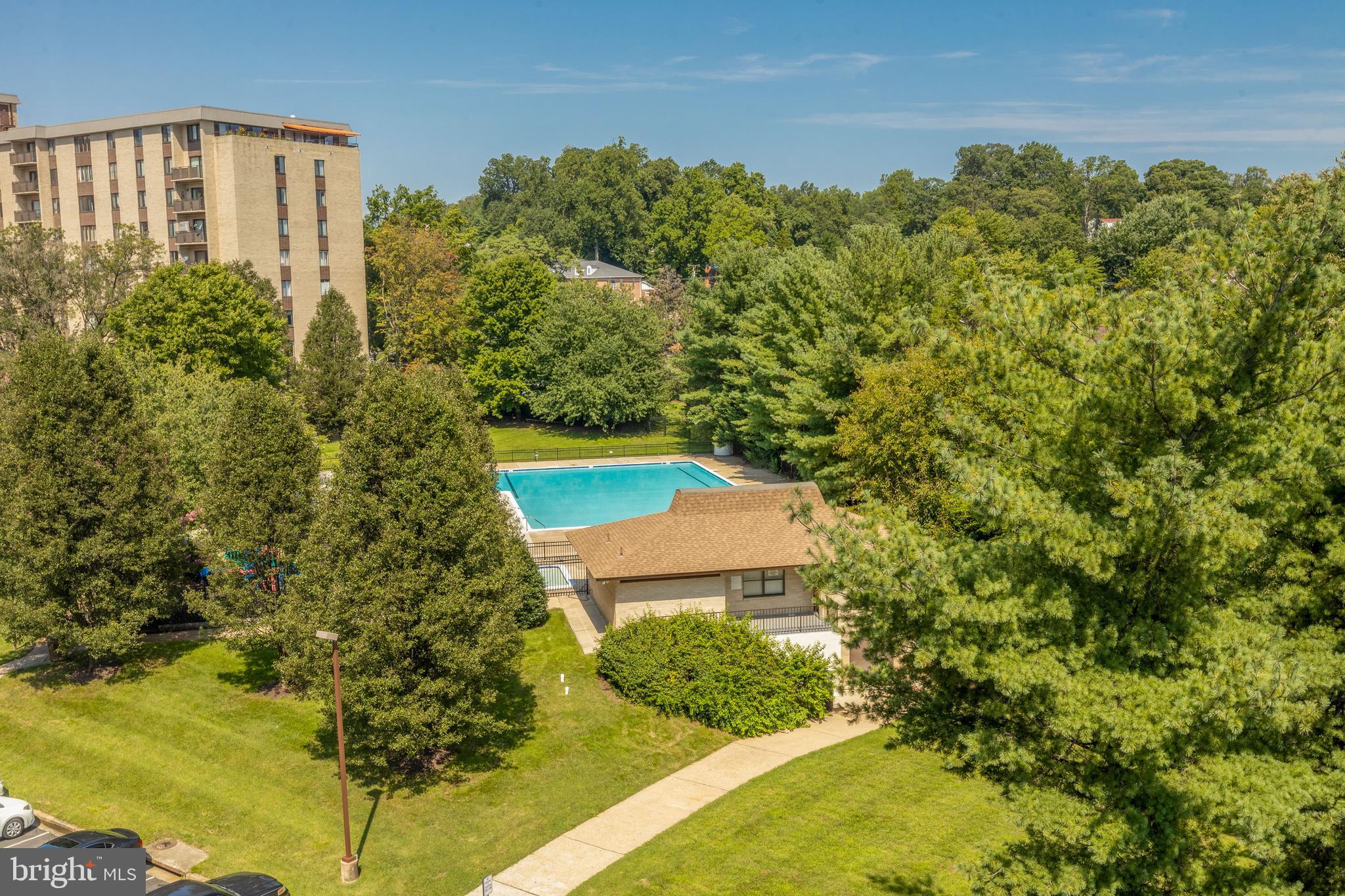 WOODLAKE TOWERS - Residential