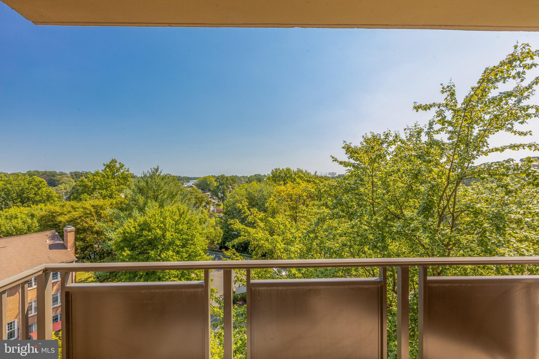 WOODLAKE TOWERS - Residential