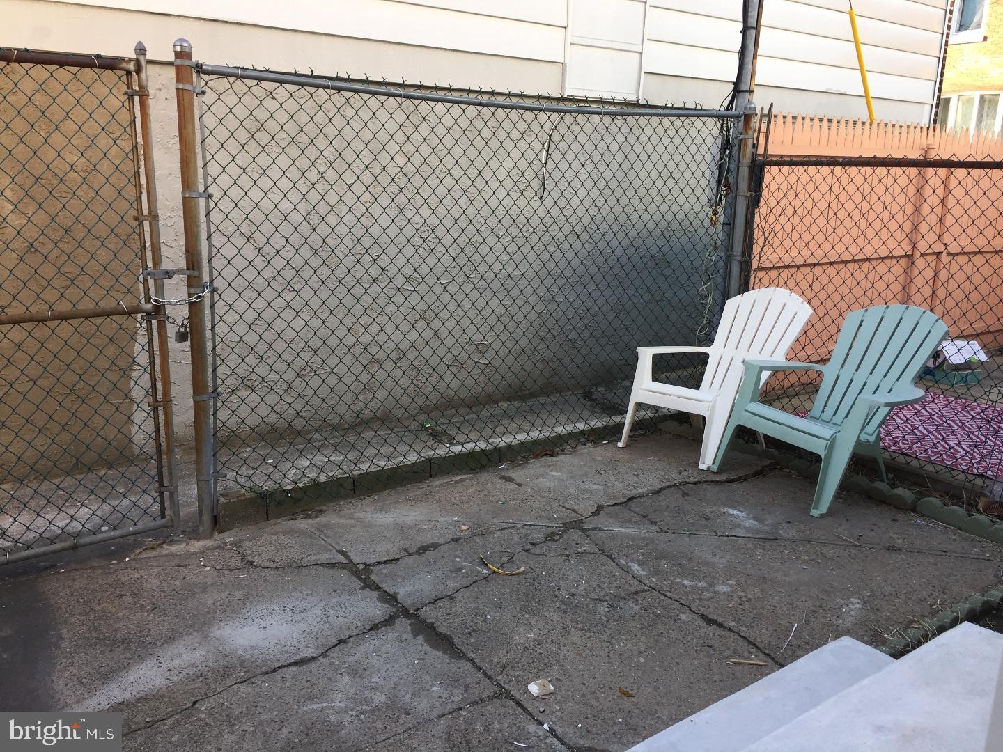 PORT RICHMOND - Residential Lease