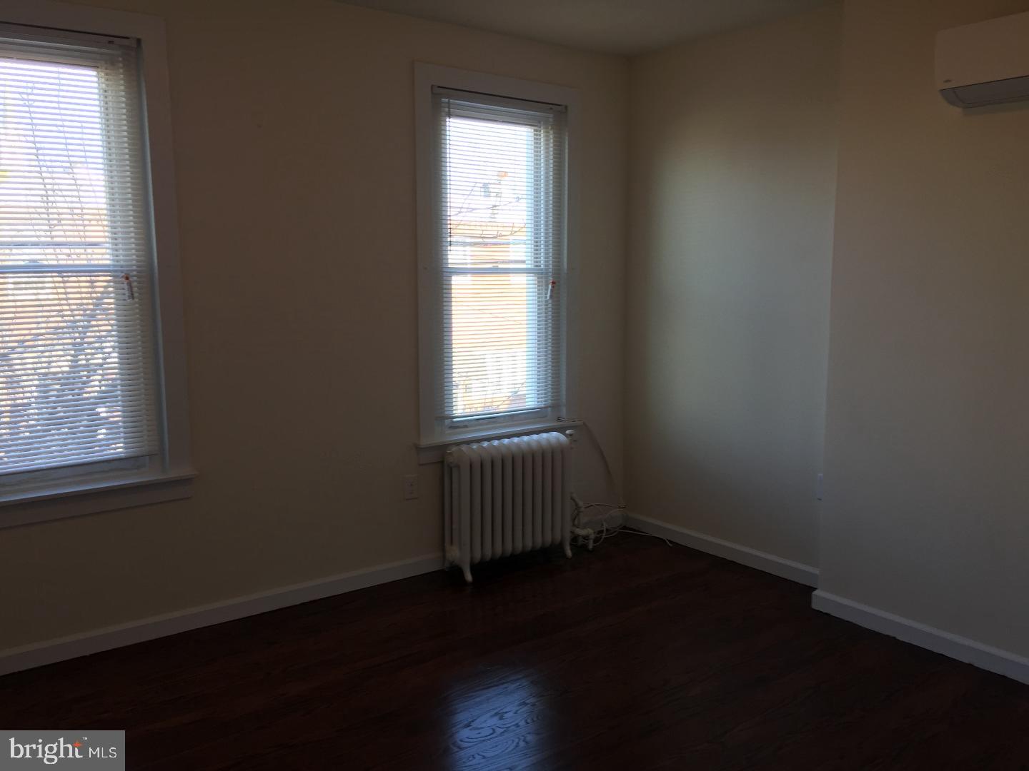 PORT RICHMOND - Residential Lease