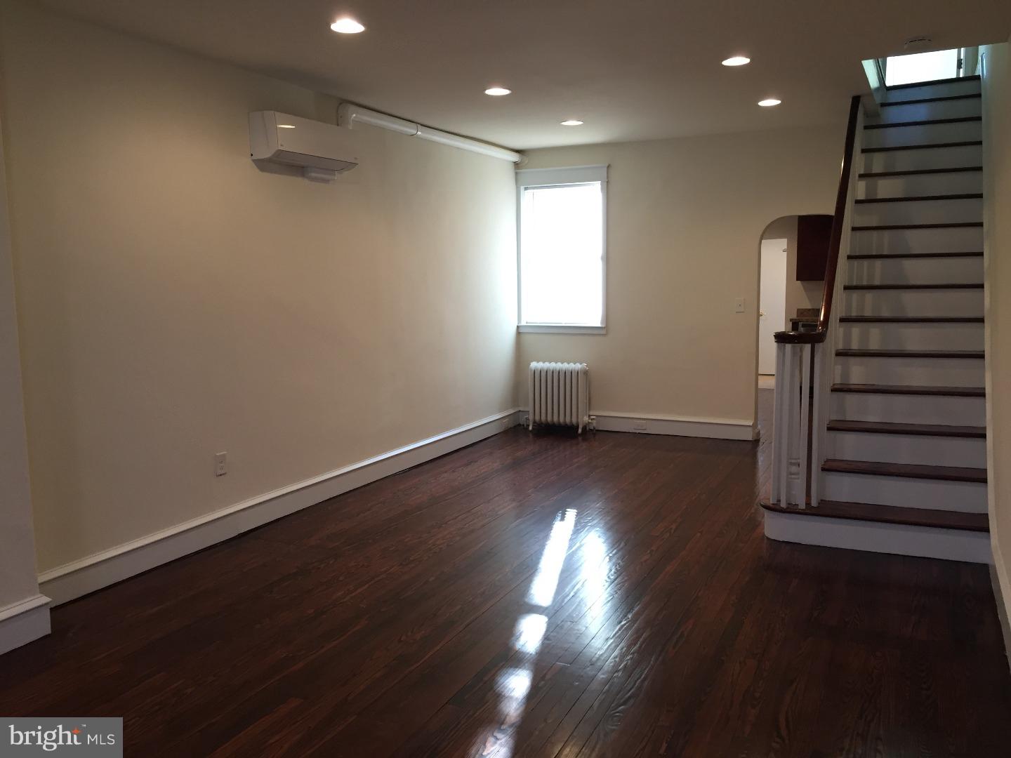 PORT RICHMOND - Residential Lease