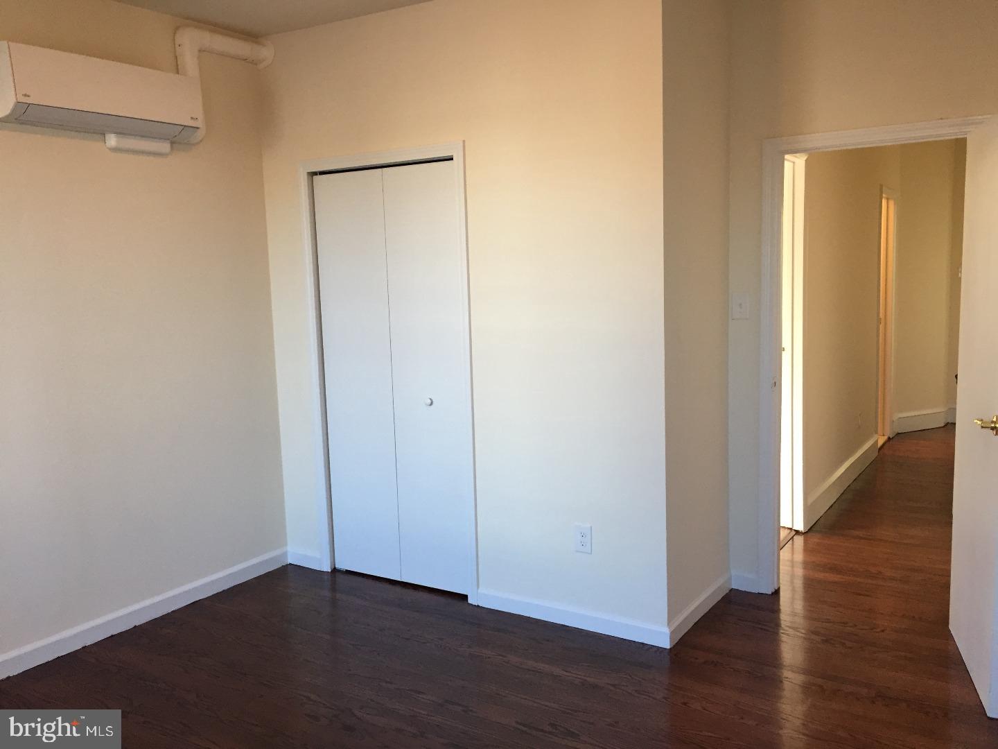 PORT RICHMOND - Residential Lease