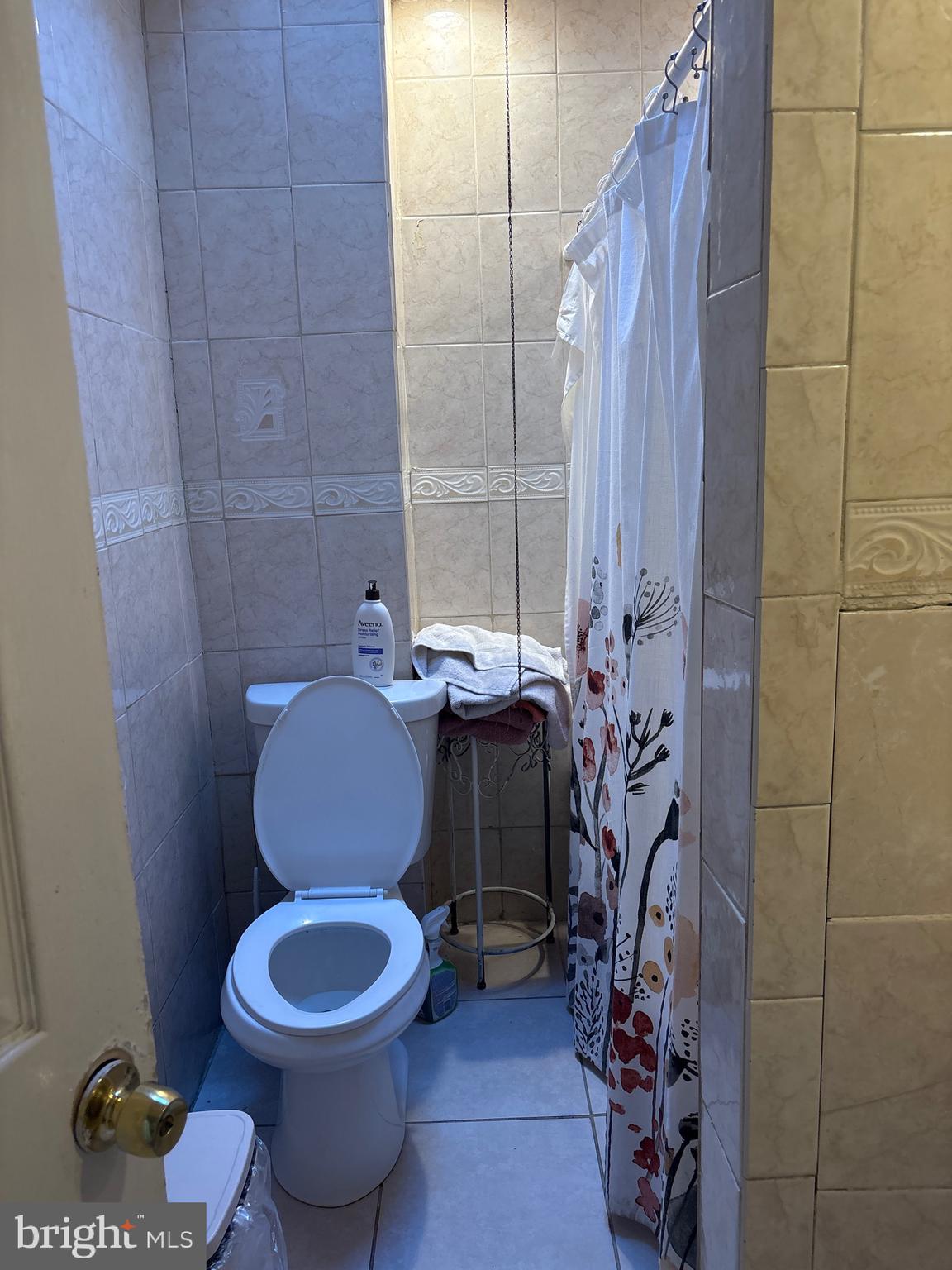 OXFORD CIRCLE - Residential