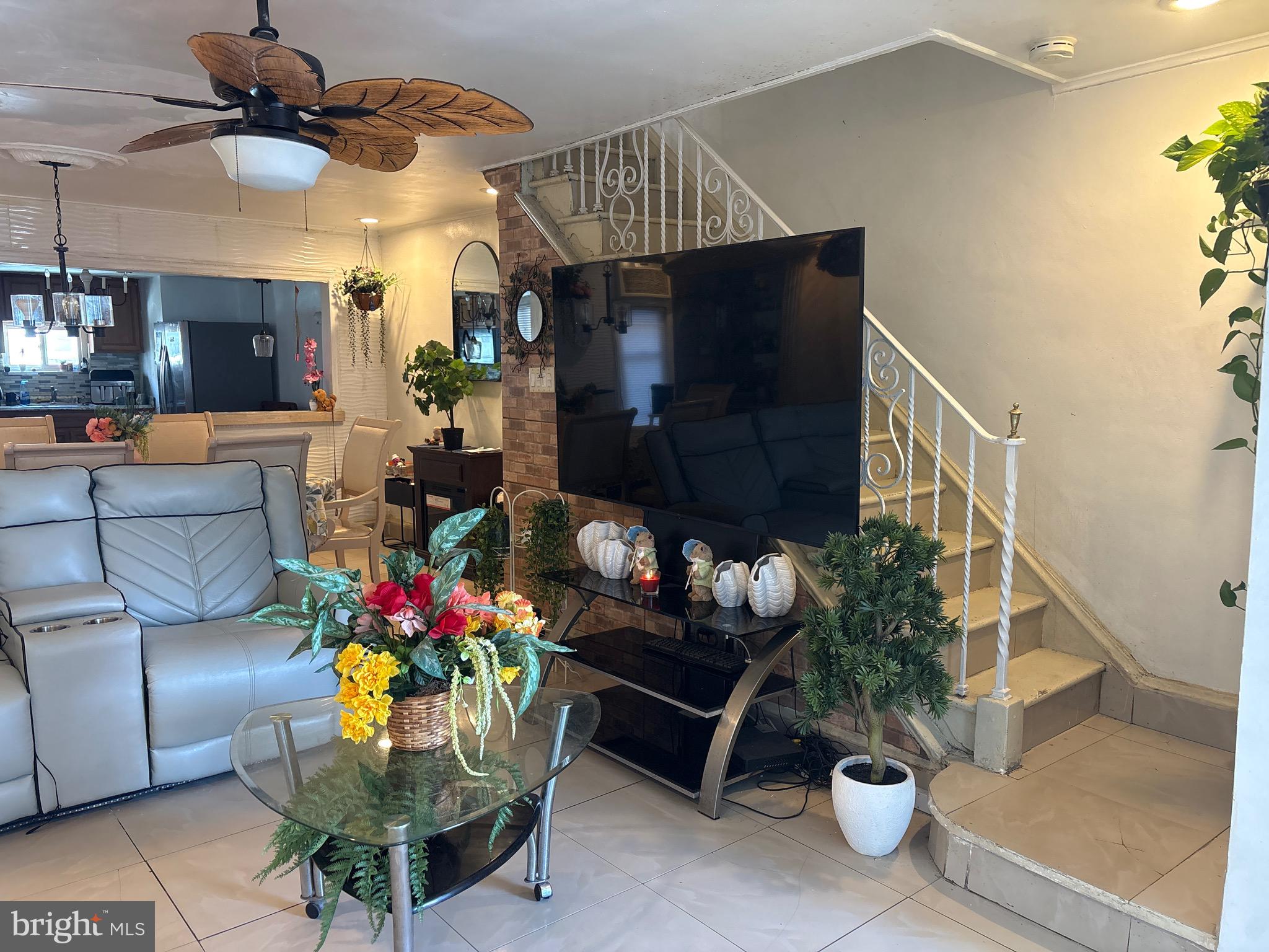 OXFORD CIRCLE - Residential