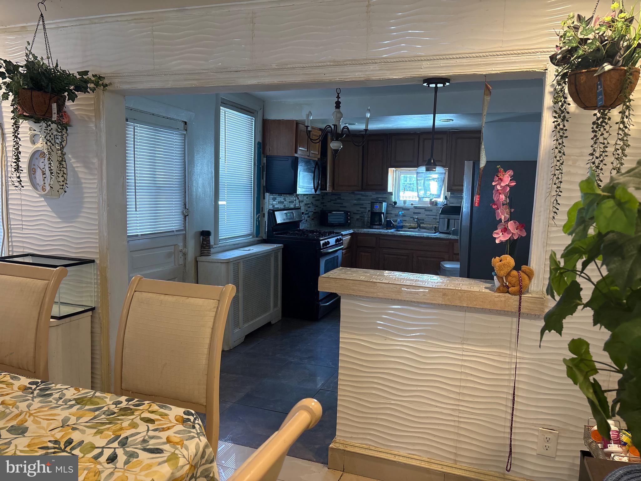 OXFORD CIRCLE - Residential