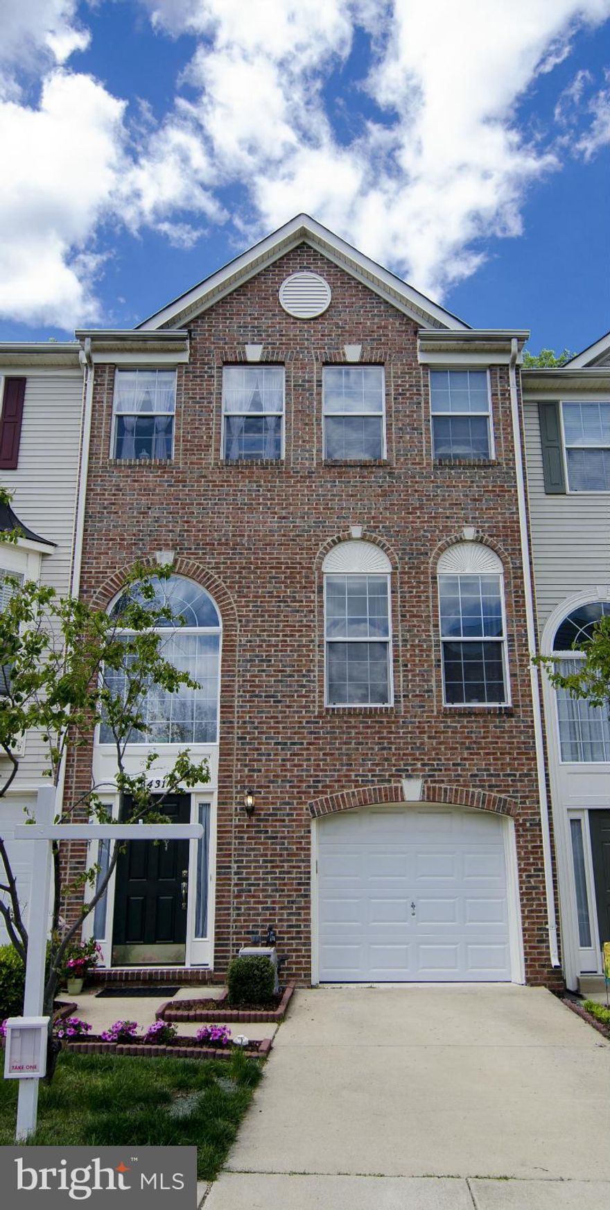 Large brick front 1 car garage in highly sought after Forest at Southrun. Large Chef's kitchen w/ oversized island, double oven and granite countertops. Breakfast bumpout steps out onto 1 of 3! decks. Engineered flooring across bright, open living room. Owners vaulted suite, WIC, oversized BA, soaking tub. Bumpout in owners suite steps to private 3rd floor deck overlooking wooded common area.