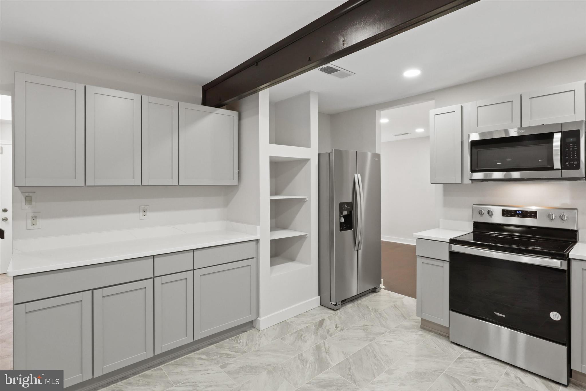 LAKE RIDGE - Residential