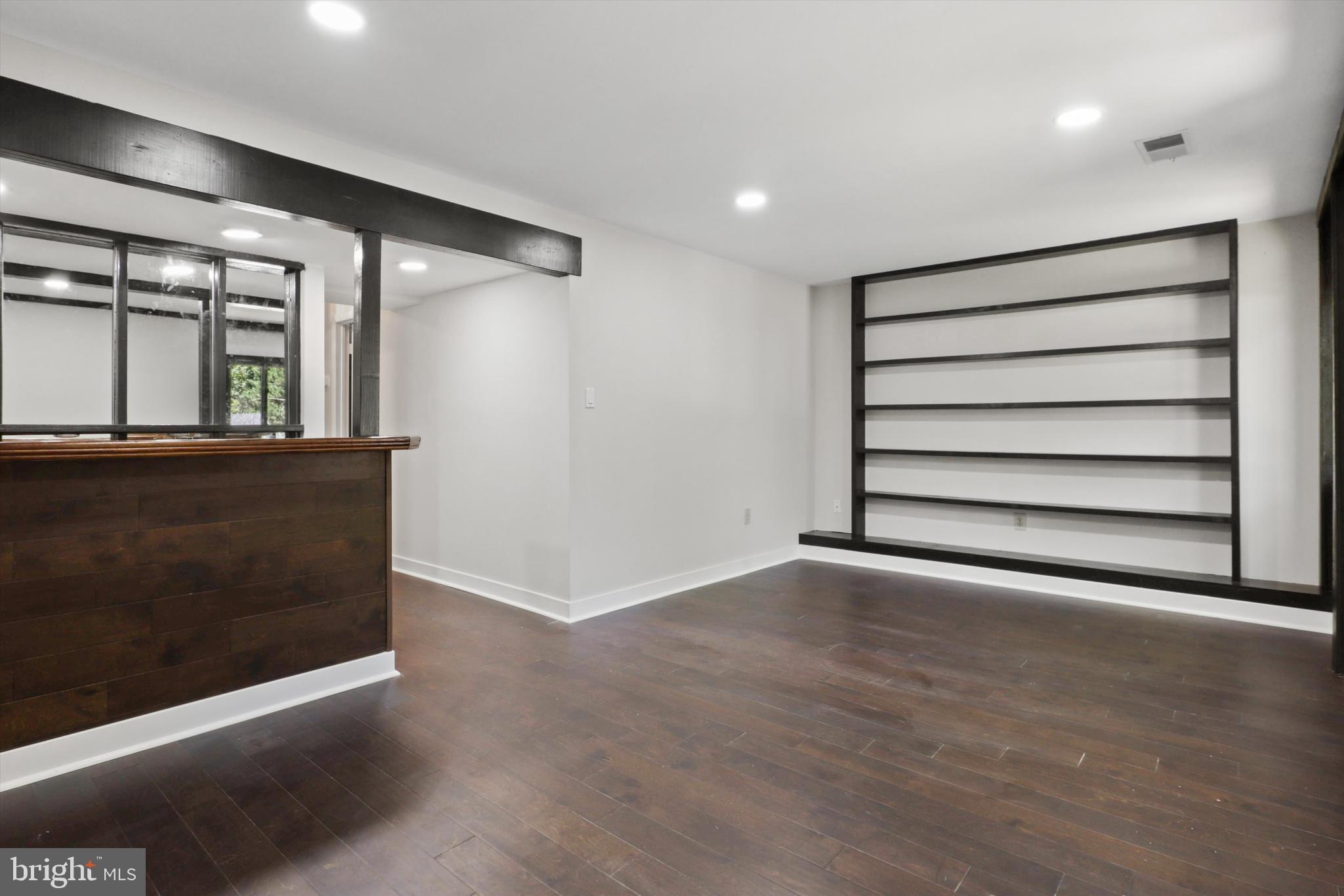 LAKE RIDGE - Residential