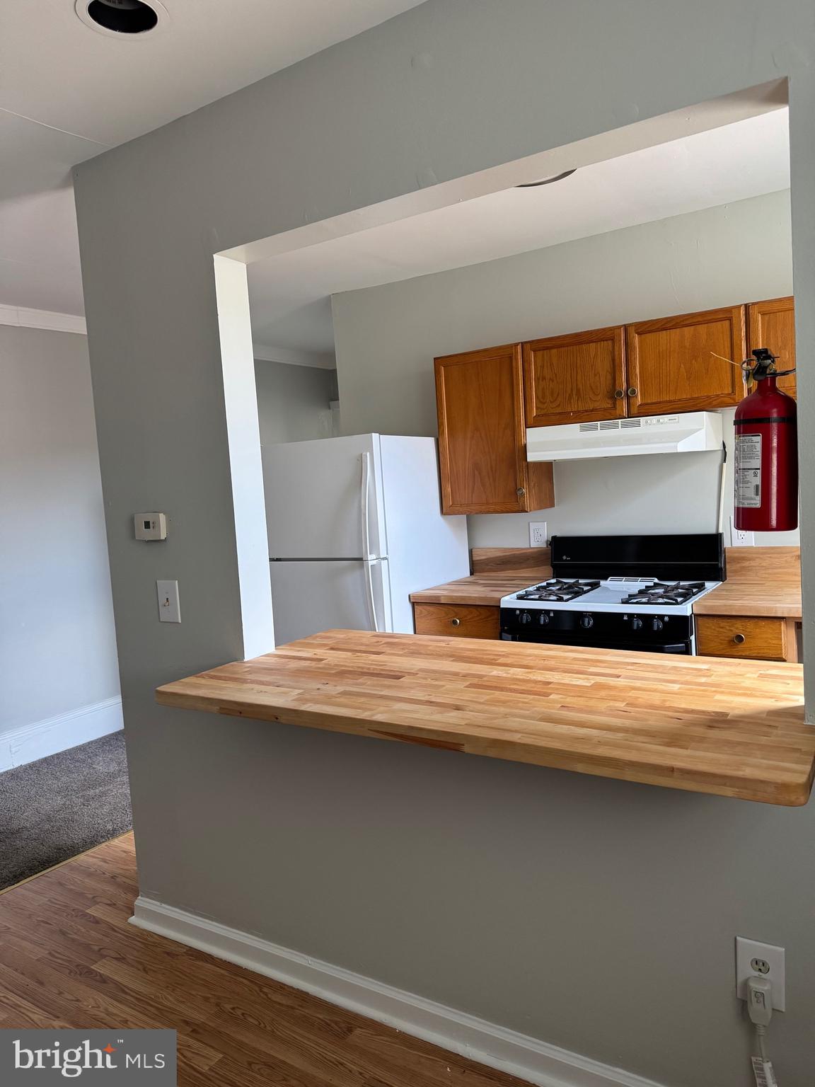 13 W UNION STREET