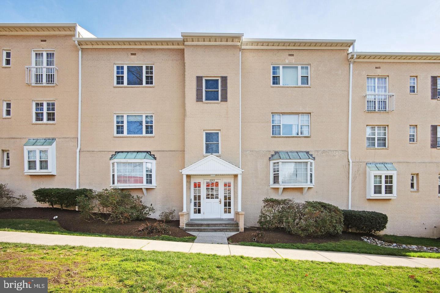 VILLAGES AT FALLS CHURCH - Residential Lease