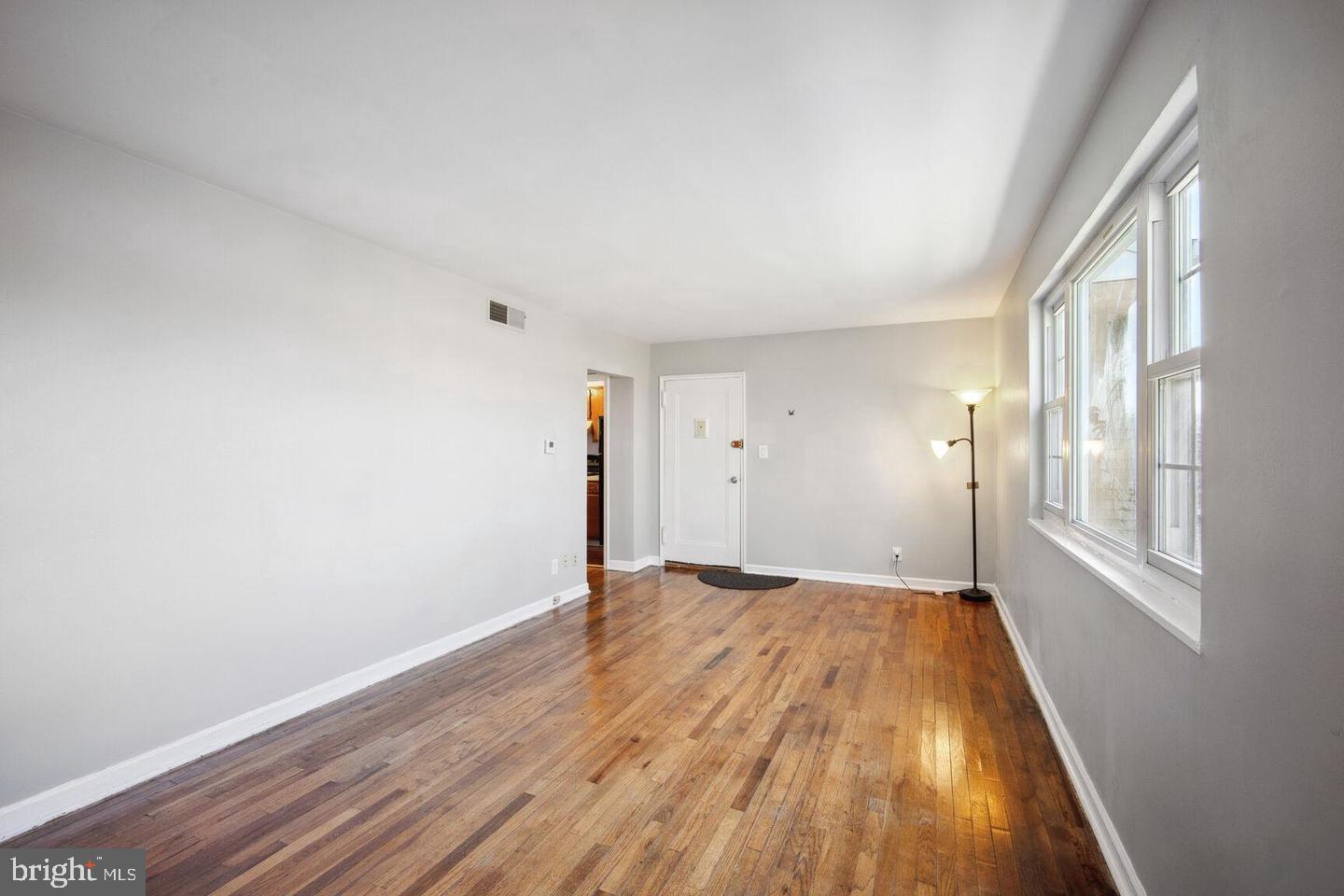 VILLAGES AT FALLS CHURCH - Residential Lease