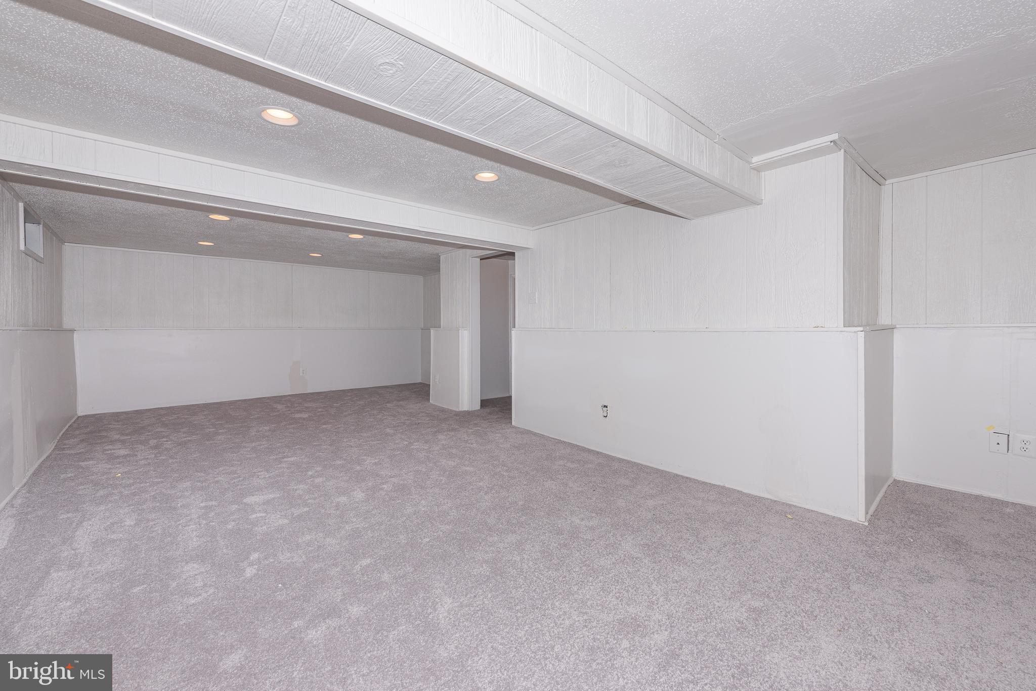 ABERDEEN HILLS - Residential