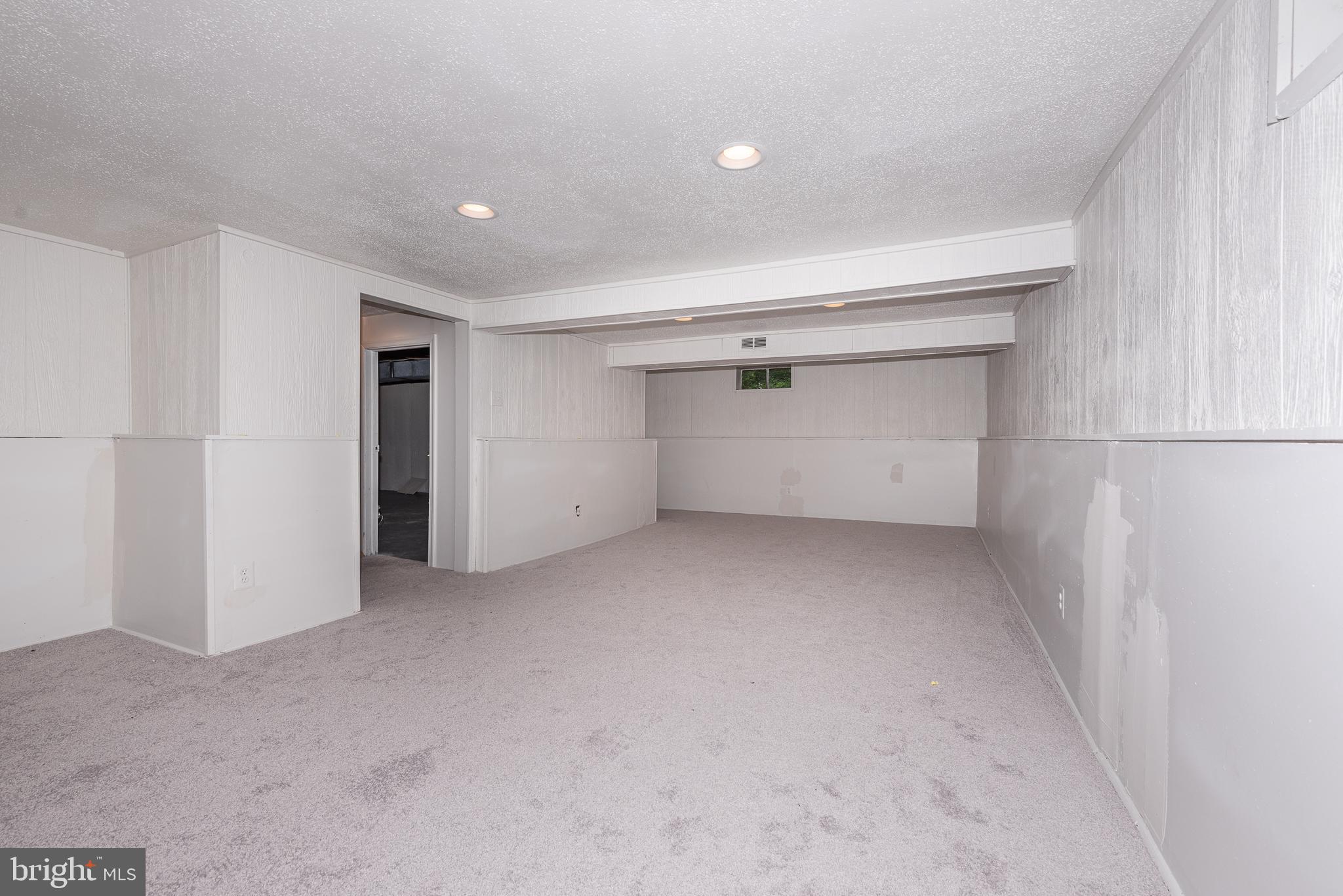 ABERDEEN HILLS - Residential