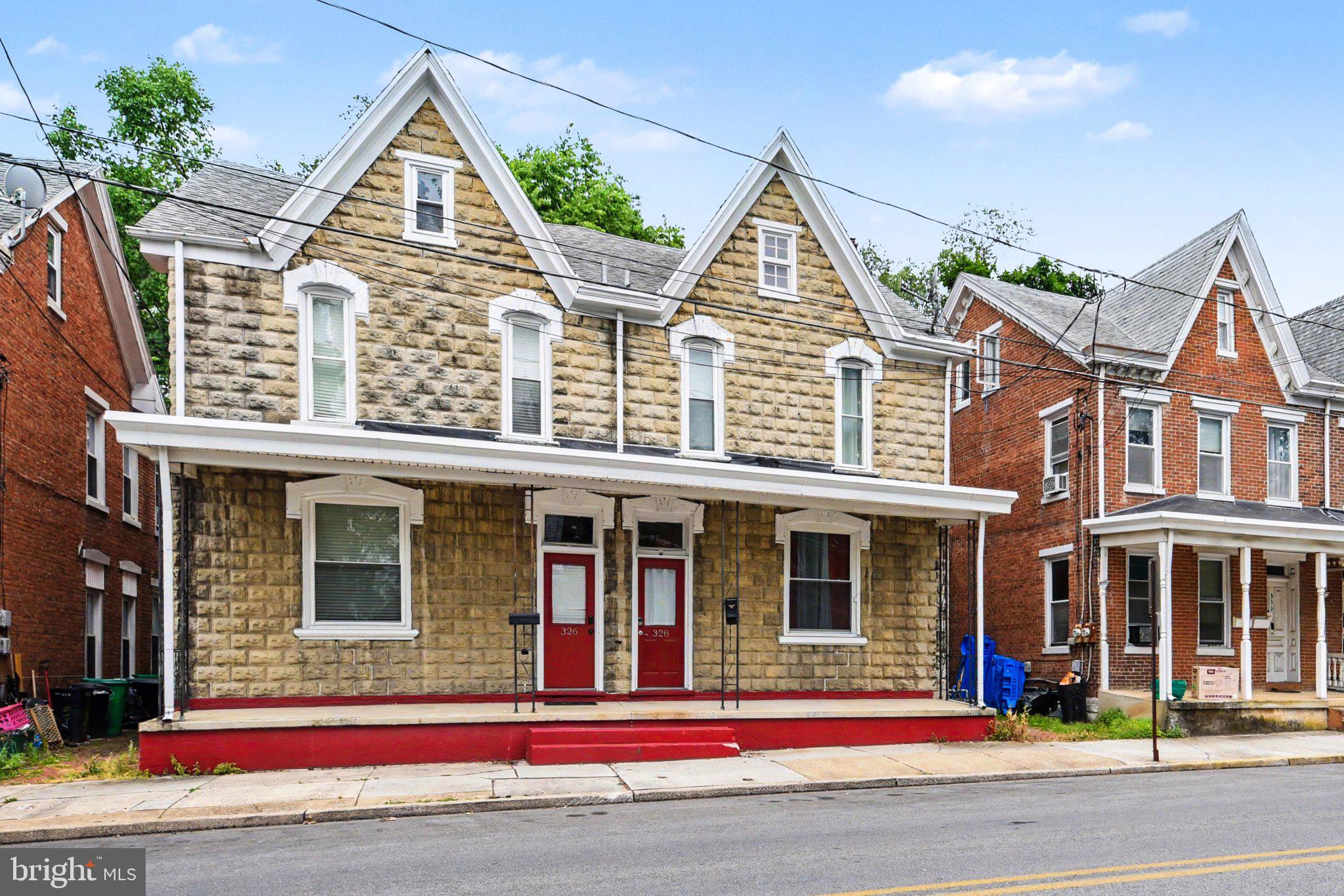 328 N COLLEGE STREET