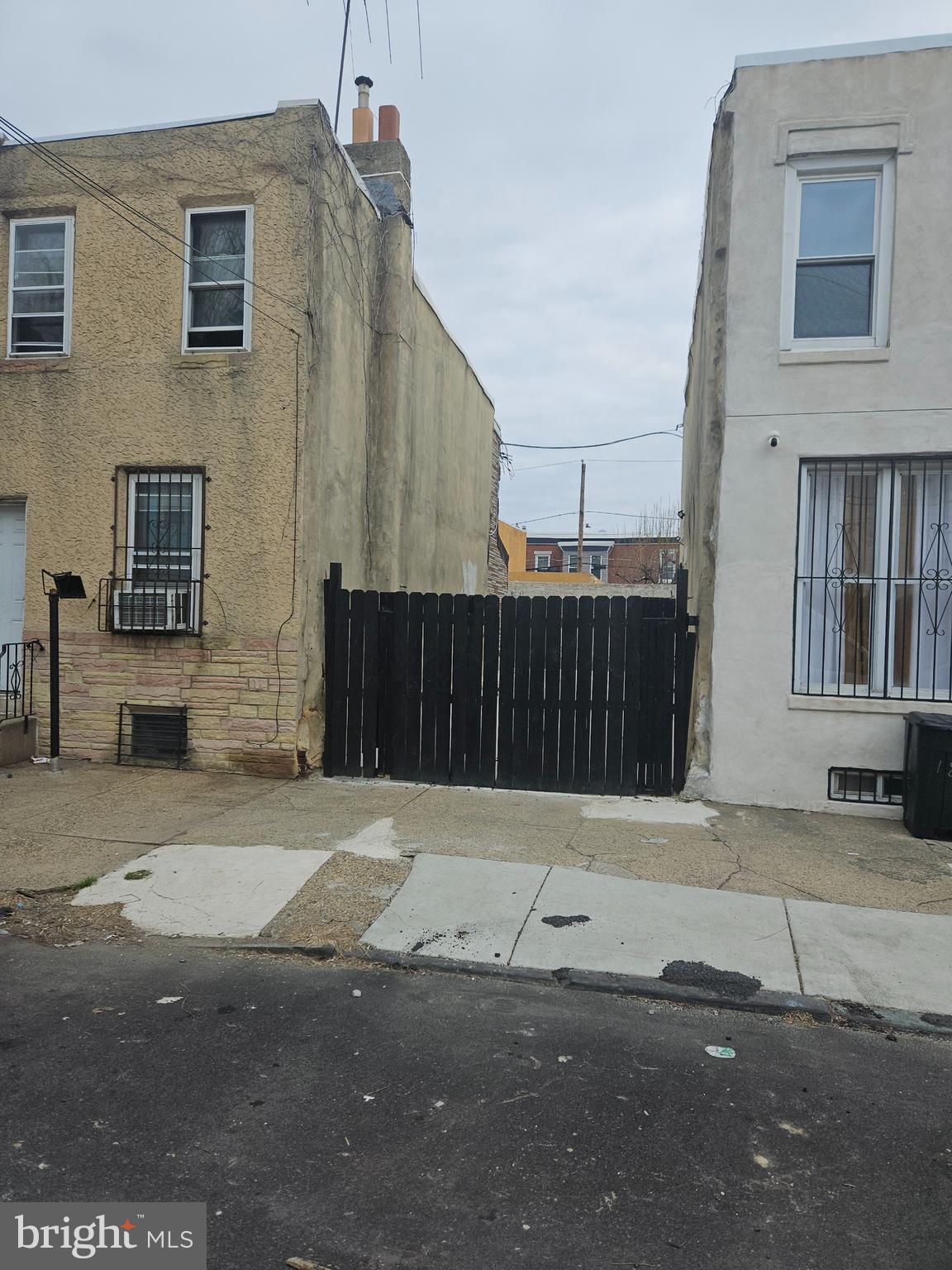 1845 E ALBERT STREET