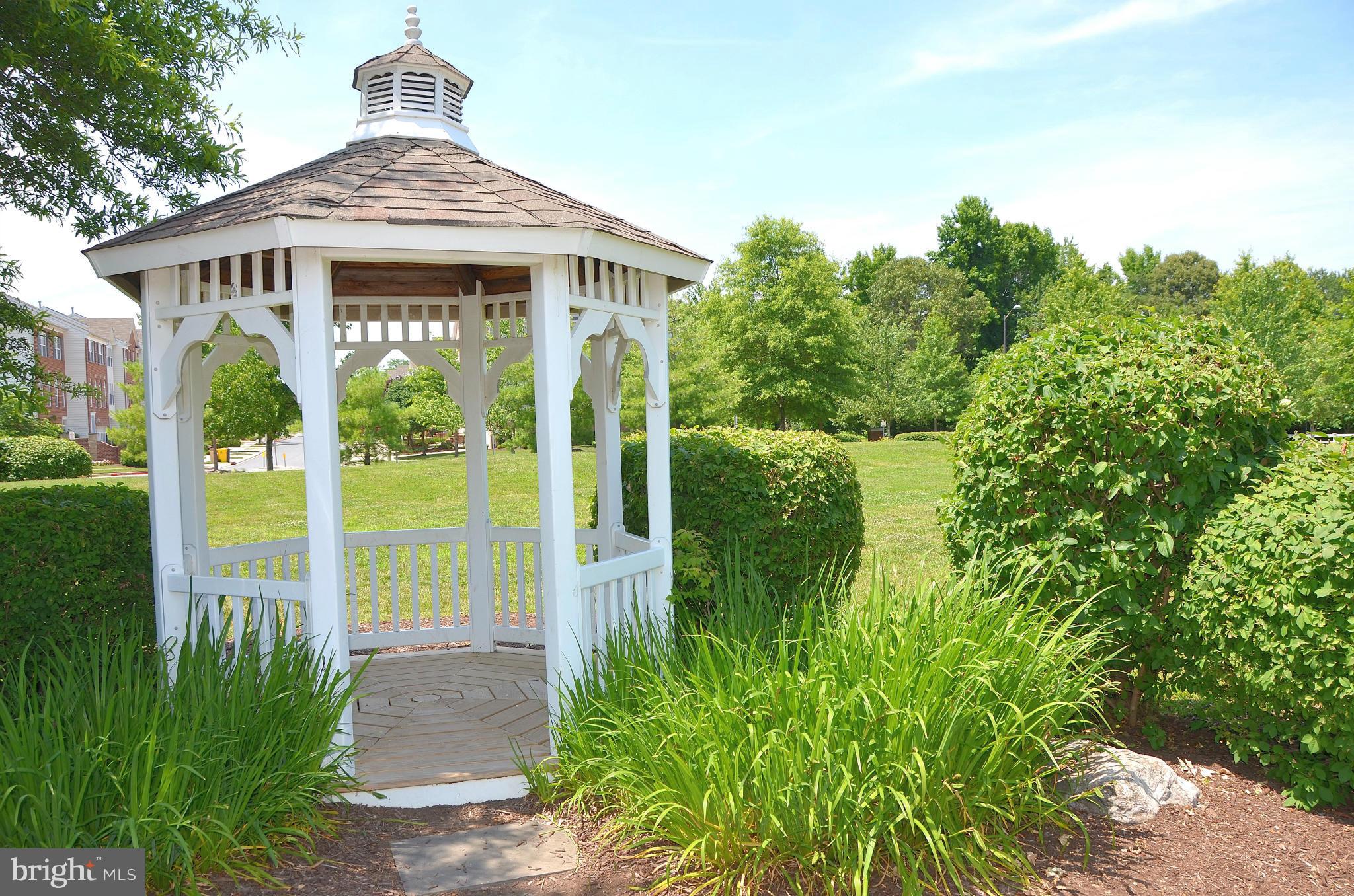 RIVER OAKS - Residential