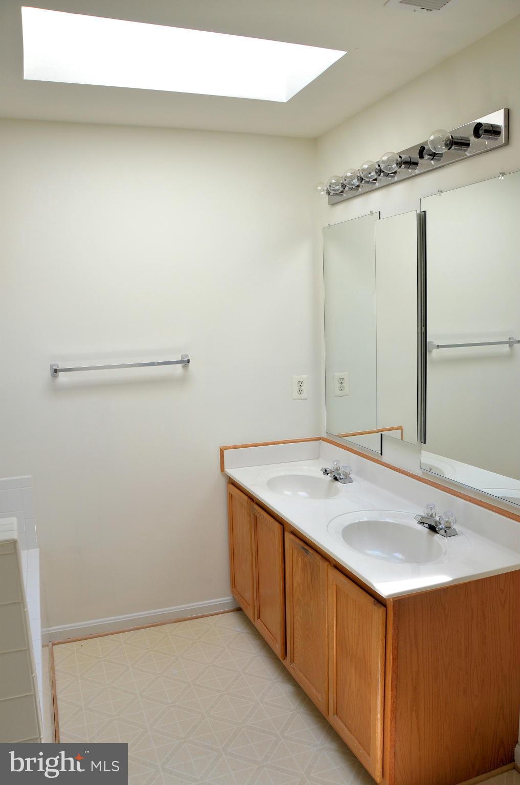 RIVER OAKS - Residential