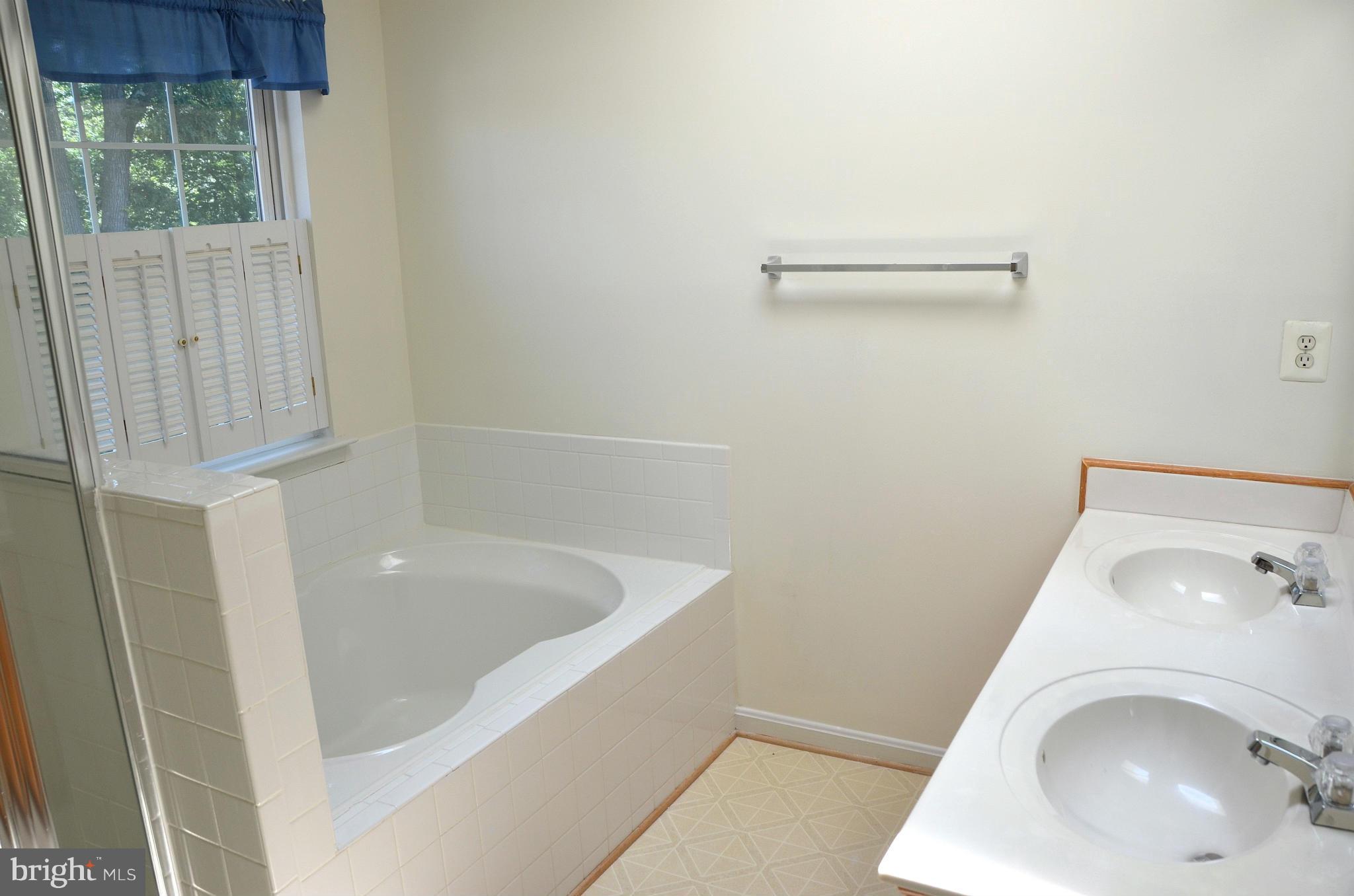 RIVER OAKS - Residential