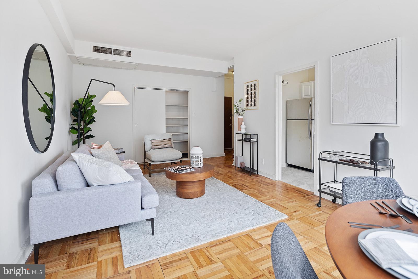 ART MUSEUM AREA - Residential Lease