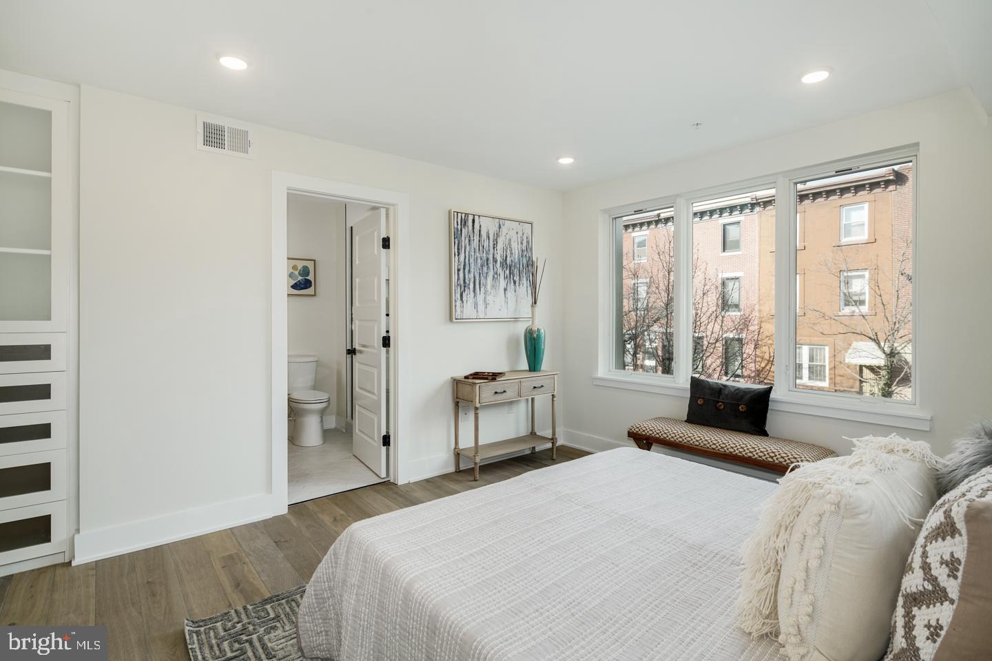 GRADUATE HOSPITAL - Residential Lease