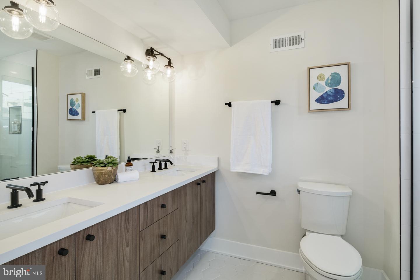 GRADUATE HOSPITAL - Residential Lease