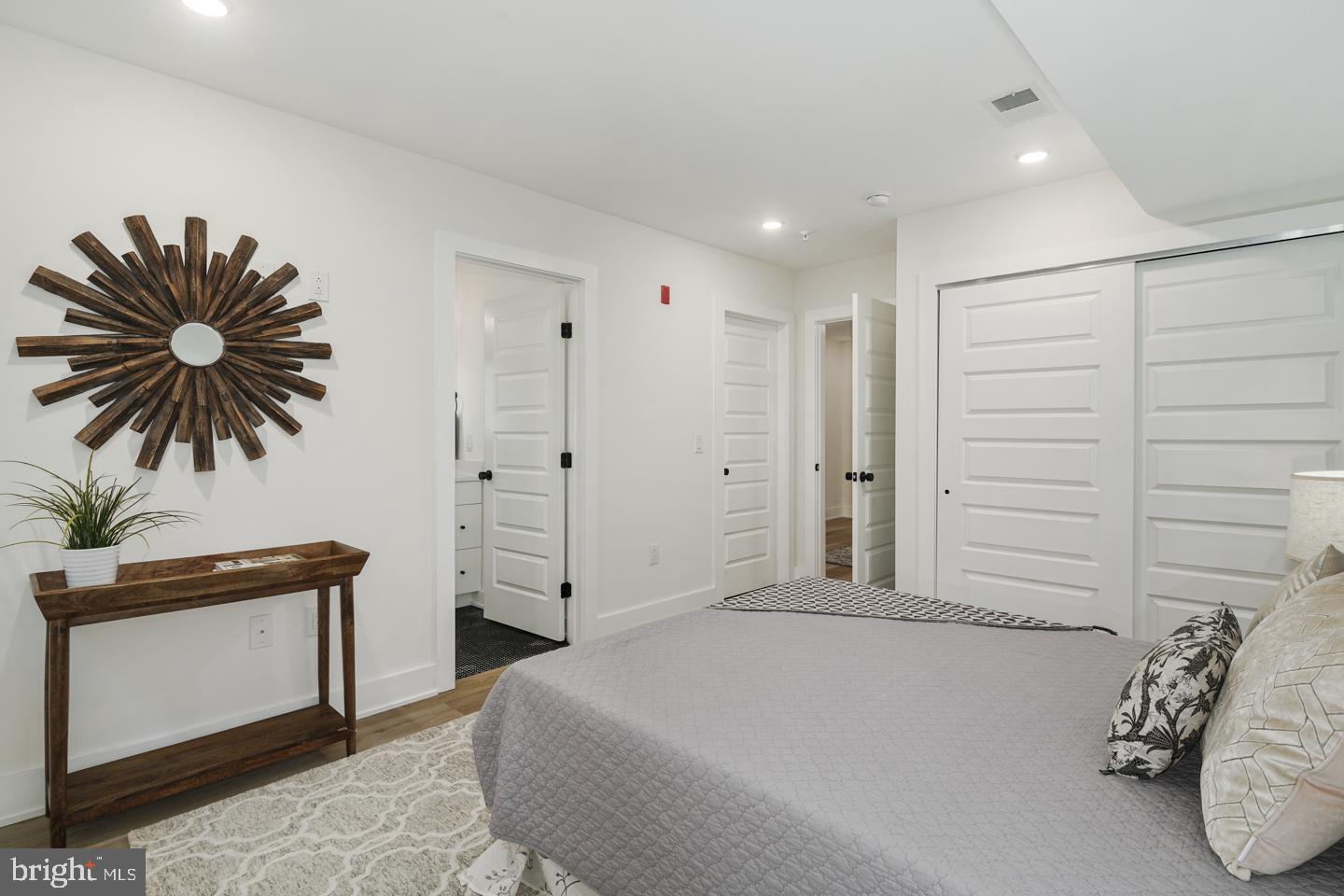 GRADUATE HOSPITAL - Residential Lease