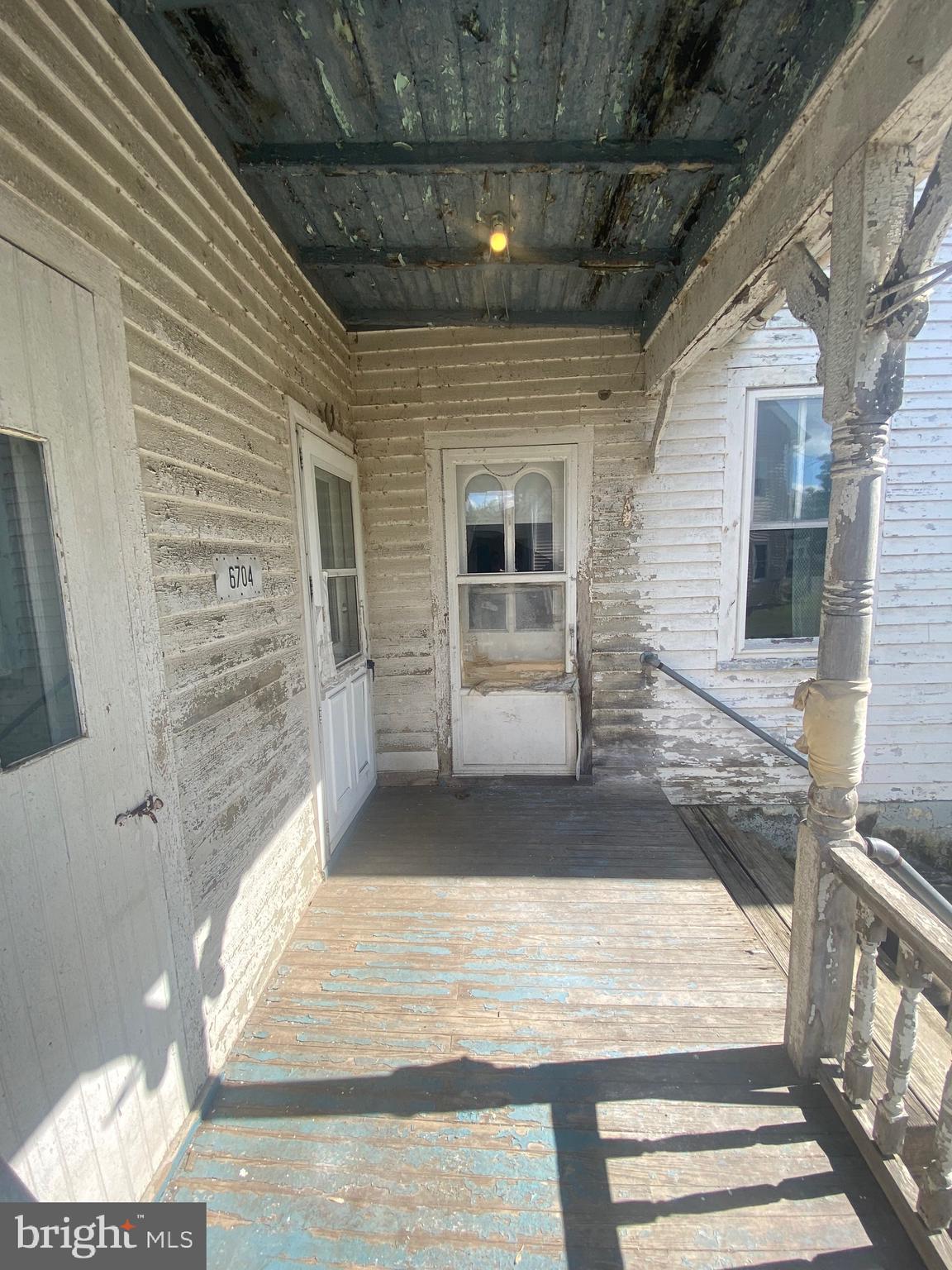 6704 CHESTNUT STREET