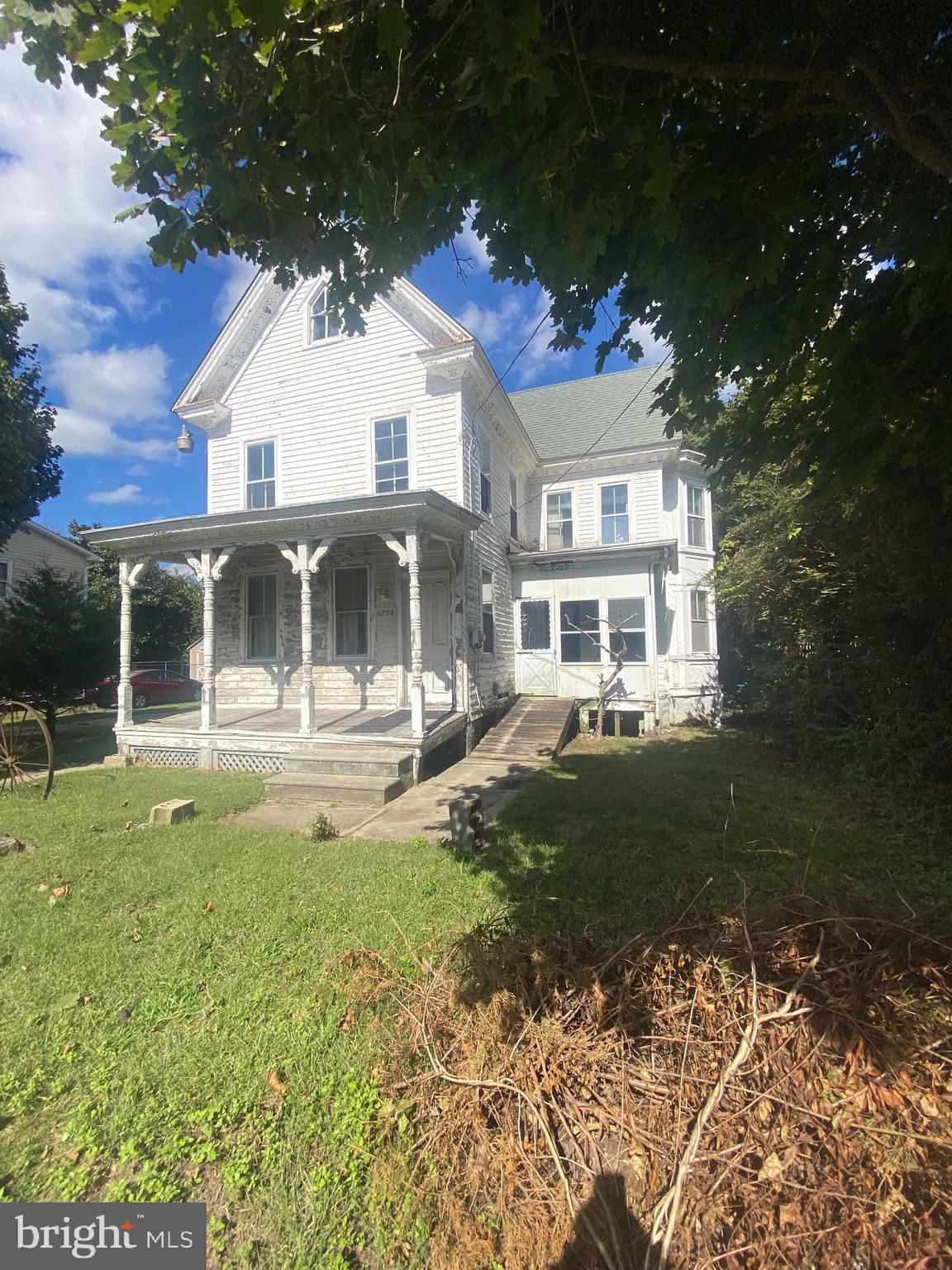 6704 CHESTNUT STREET