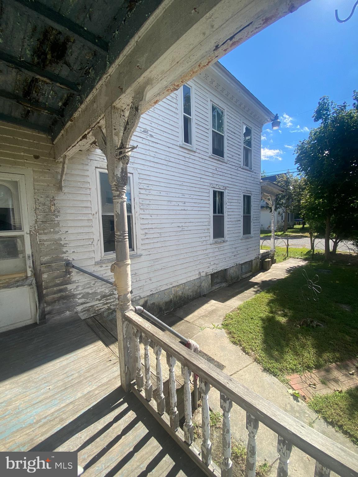 6704 CHESTNUT STREET