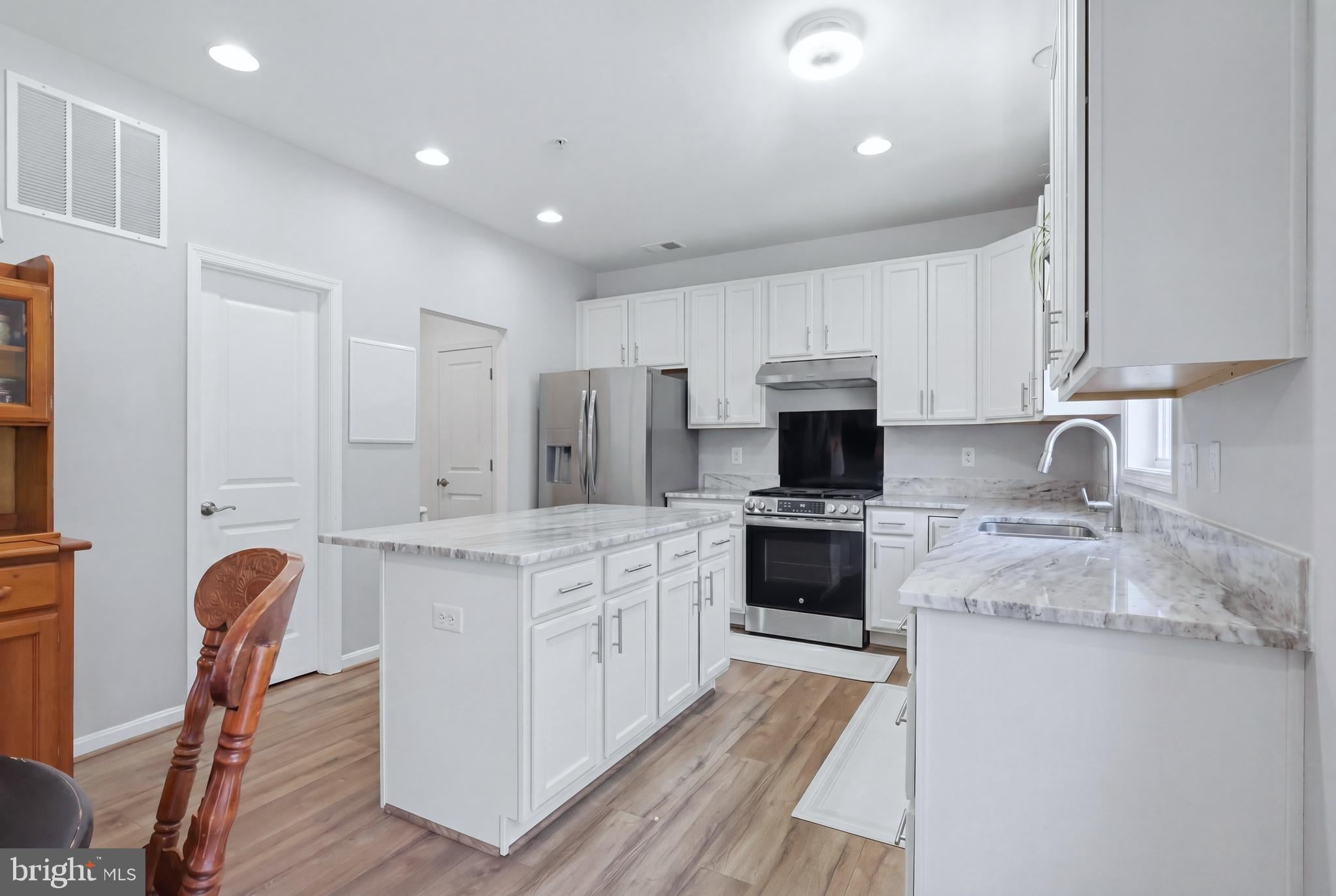 20724 HILTON RUN COURT
