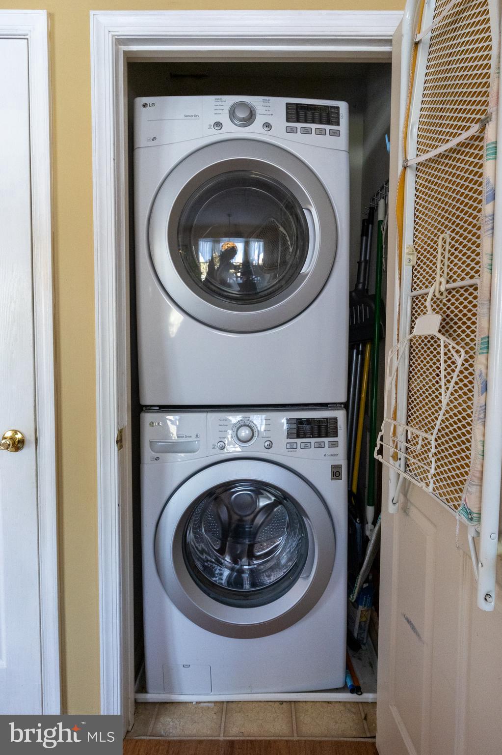 OLD FIELDS - Residential