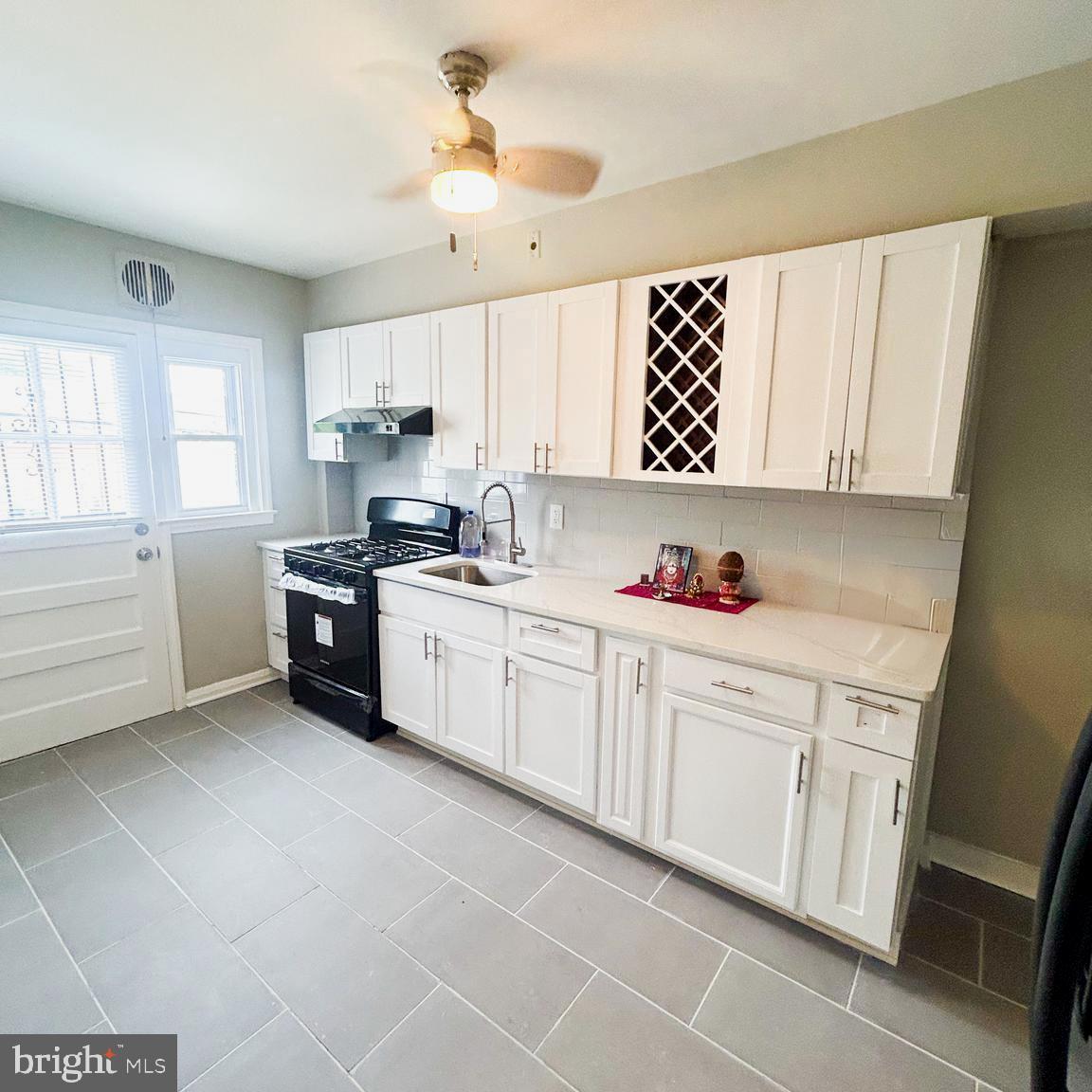 IDLEWOOD - Residential Lease