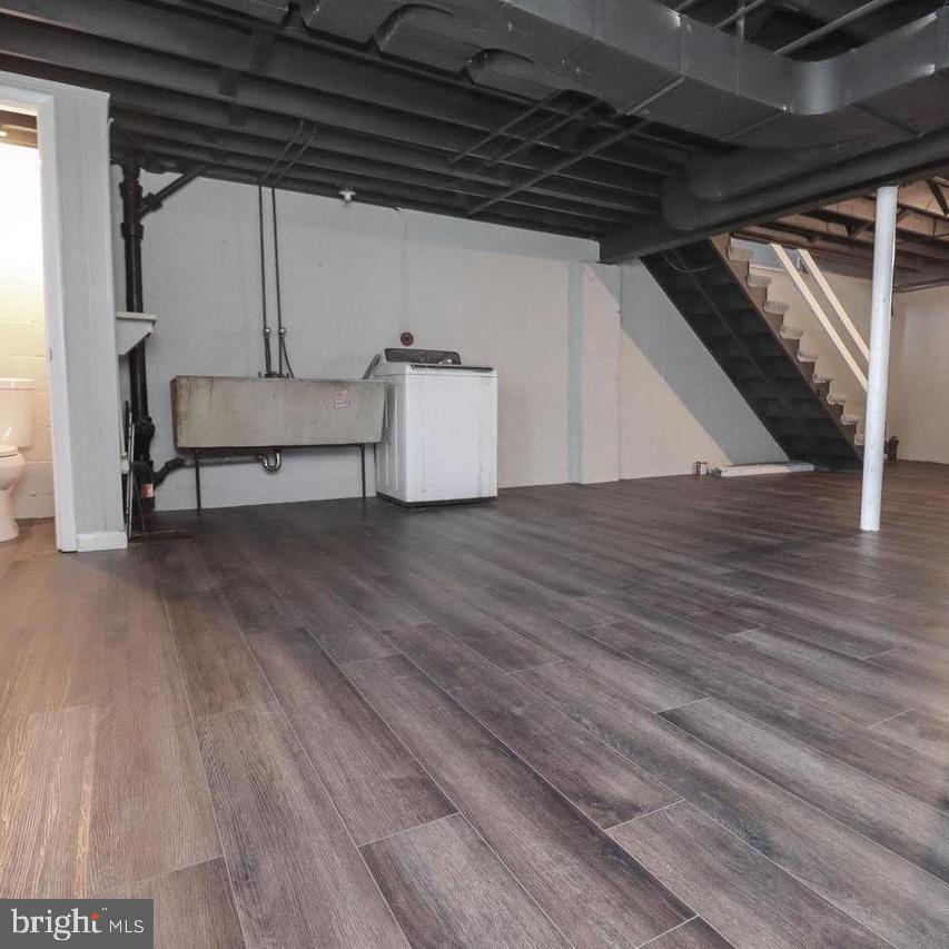 IDLEWOOD - Residential Lease