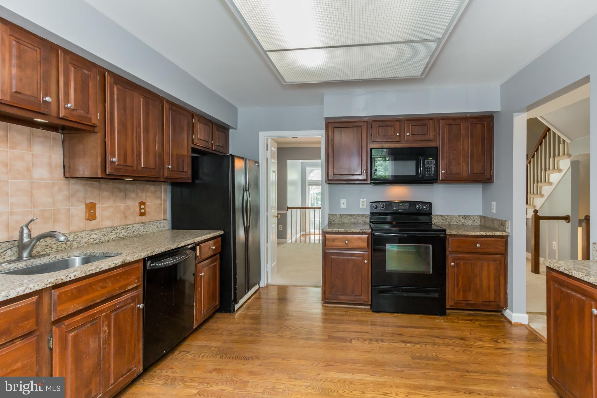 TOWNES OF WAKEFIELD - Residential Lease