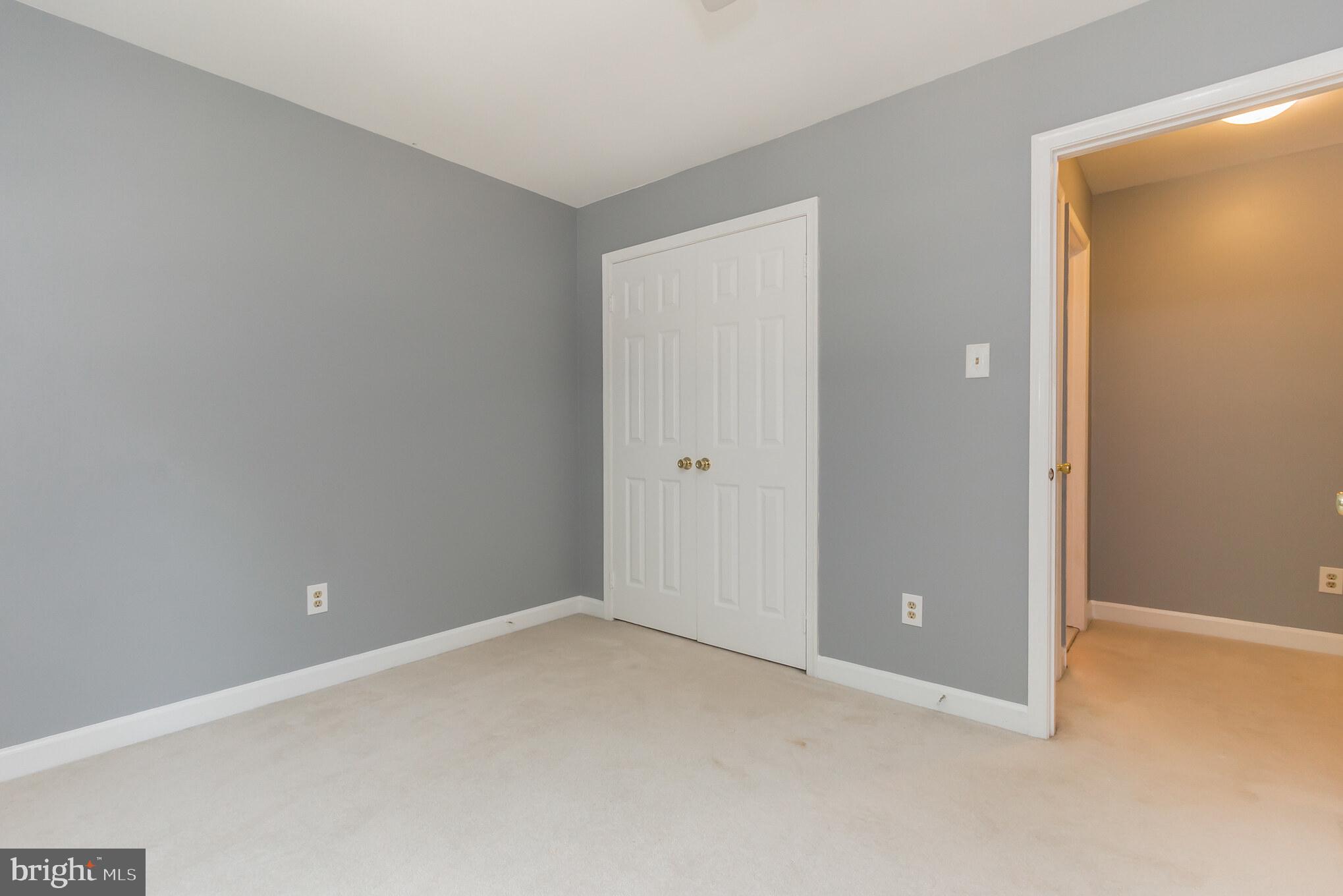 TOWNES OF WAKEFIELD - Residential Lease