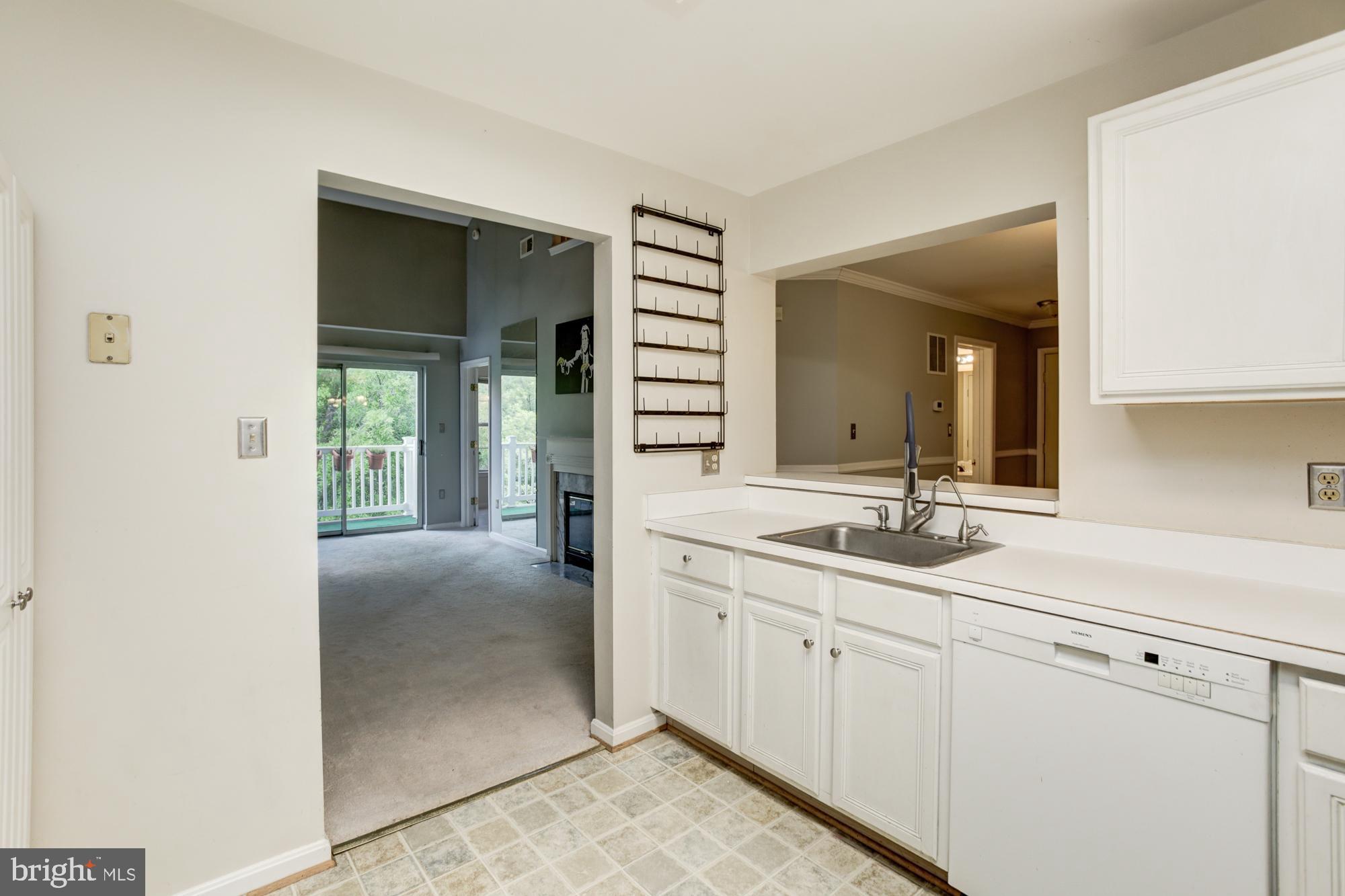 CHURCHILL VIEW - Residential Lease