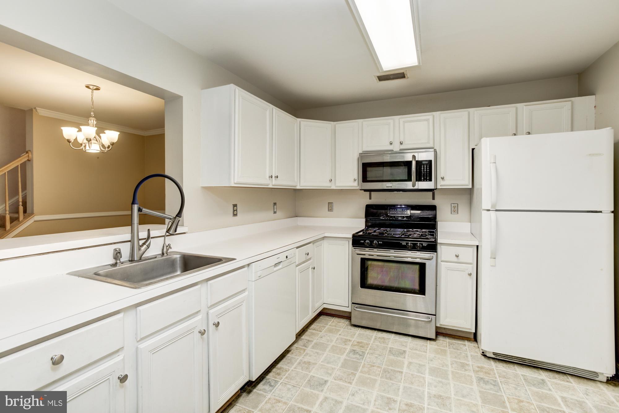 CHURCHILL VIEW - Residential Lease