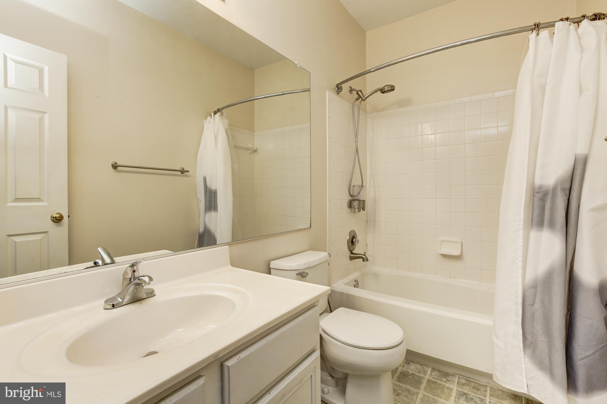 CHURCHILL VIEW - Residential Lease