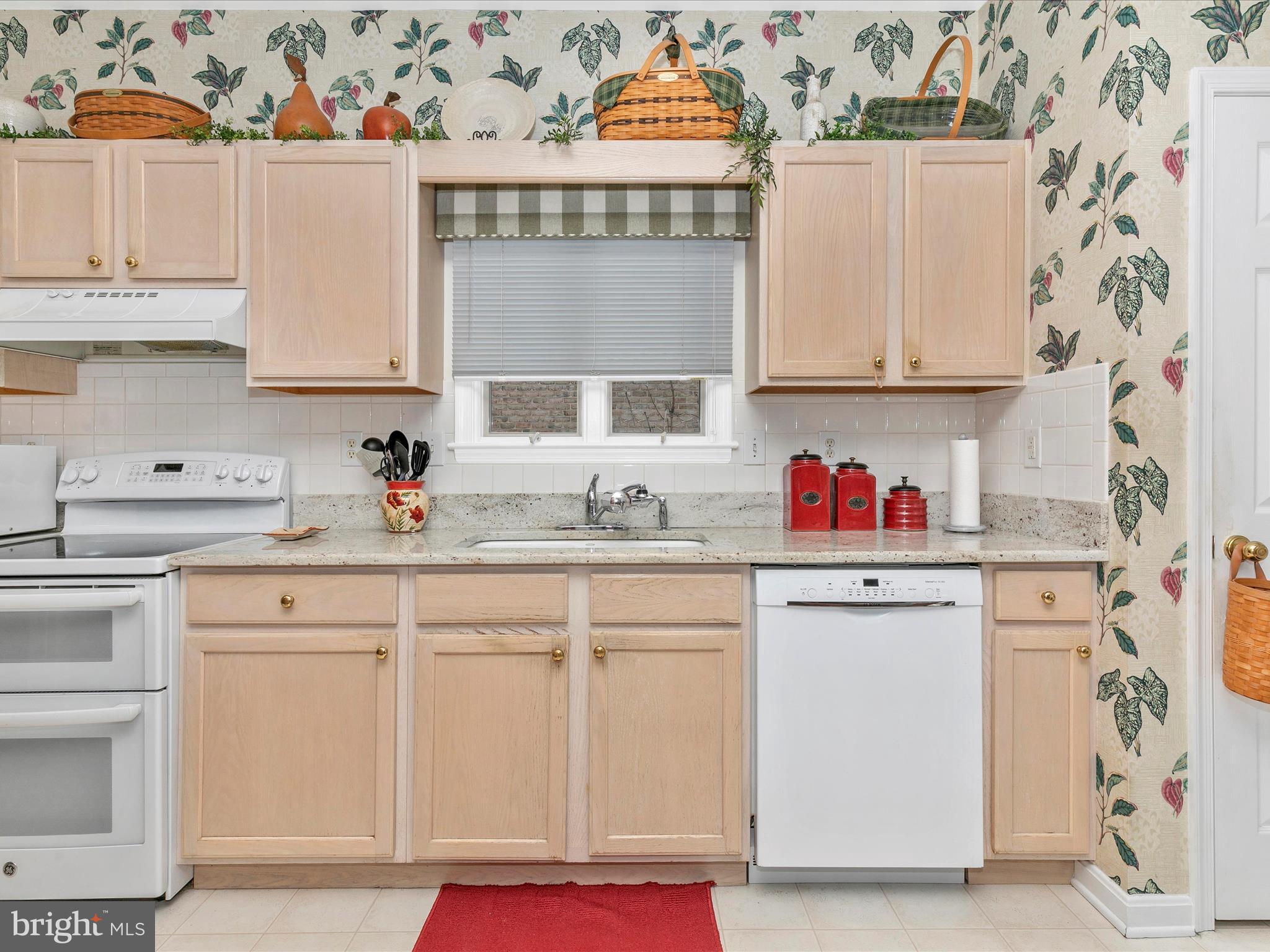 SPRING MILLS COMMONS - Residential